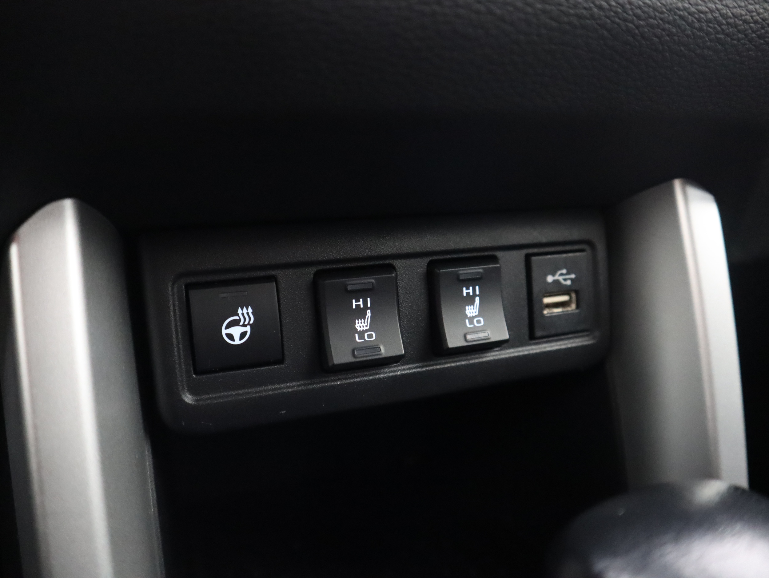 TOYOTA Corolla Cross 2023