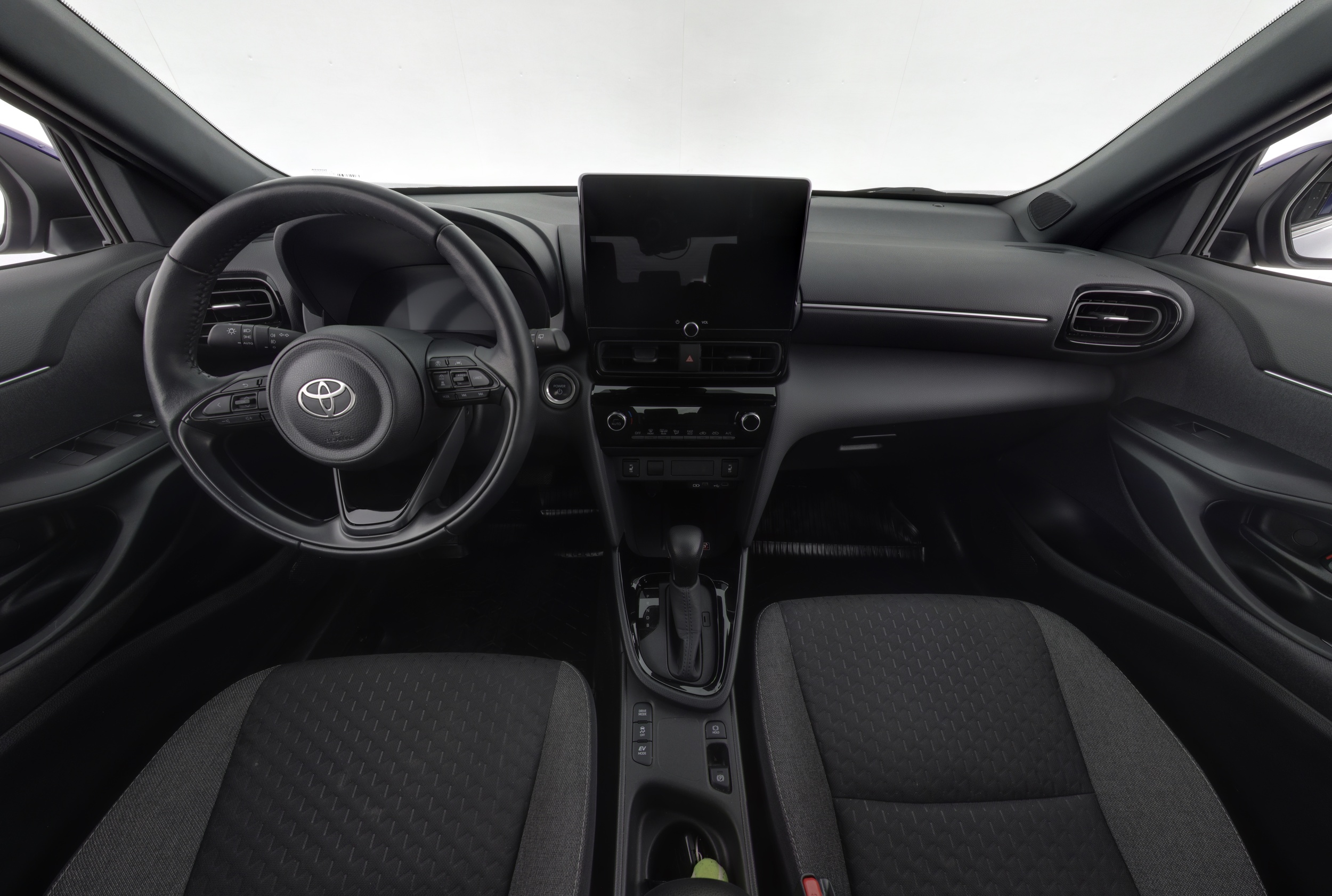 TOYOTA Yaris Cross 2024