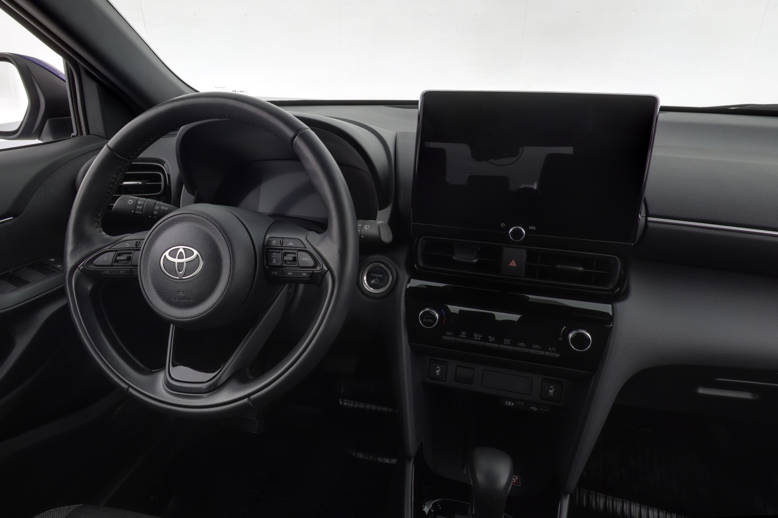 TOYOTA Yaris Cross 2024