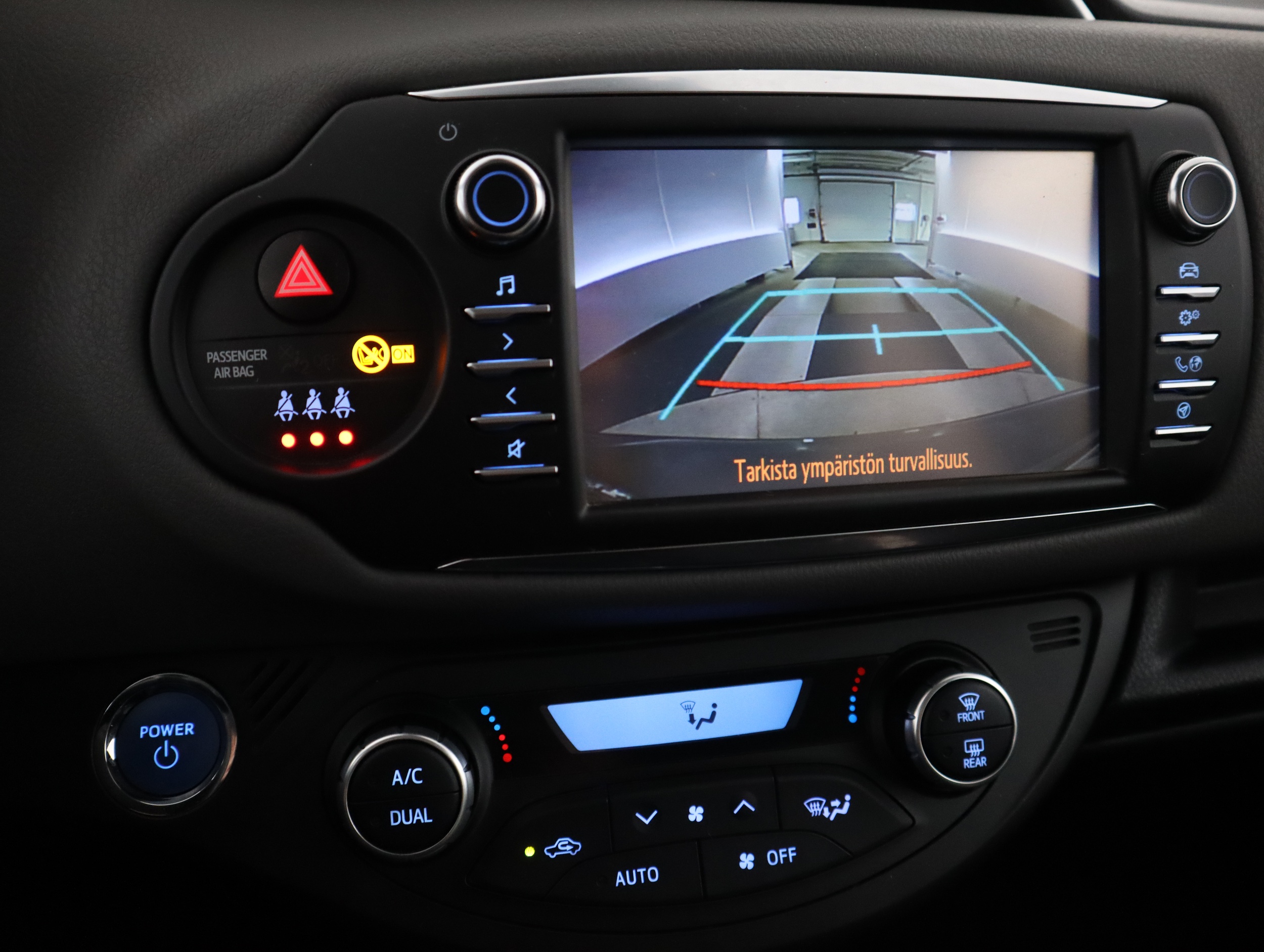 TOYOTA Yaris 2018
