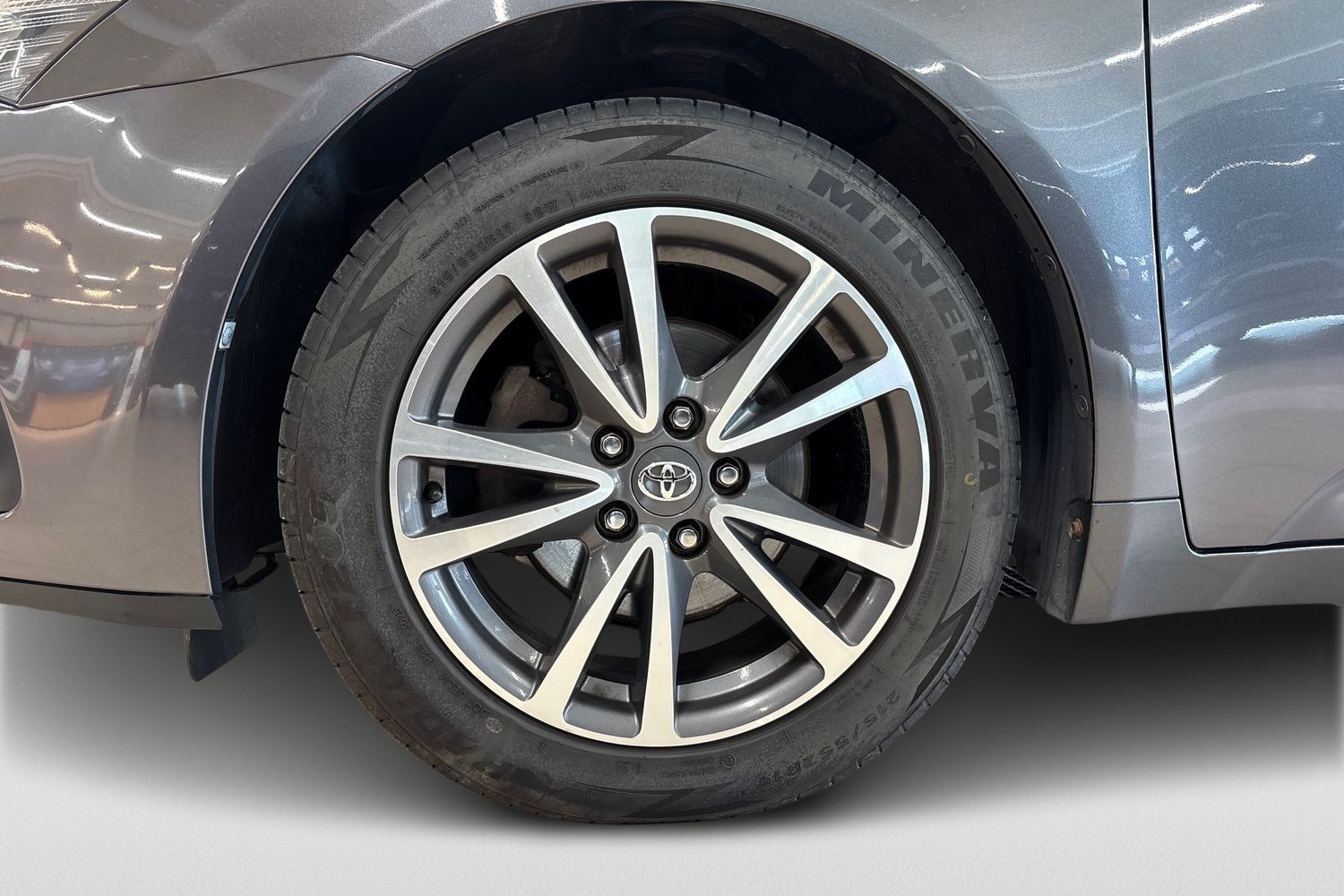 TOYOTA Avensis 2013