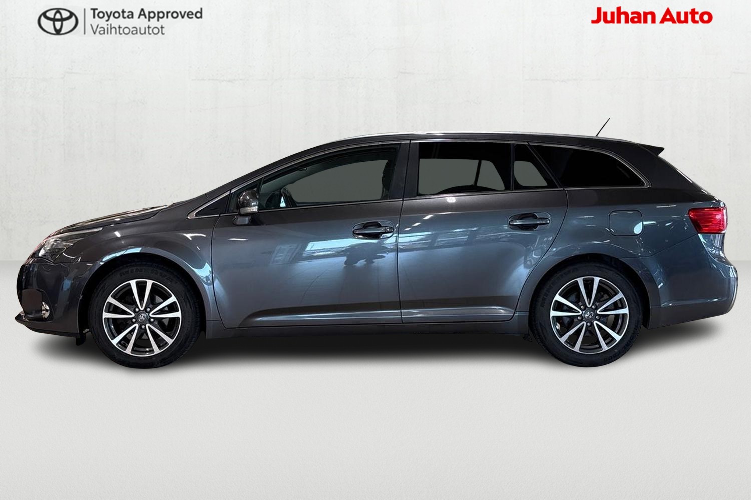 TOYOTA Avensis 2013