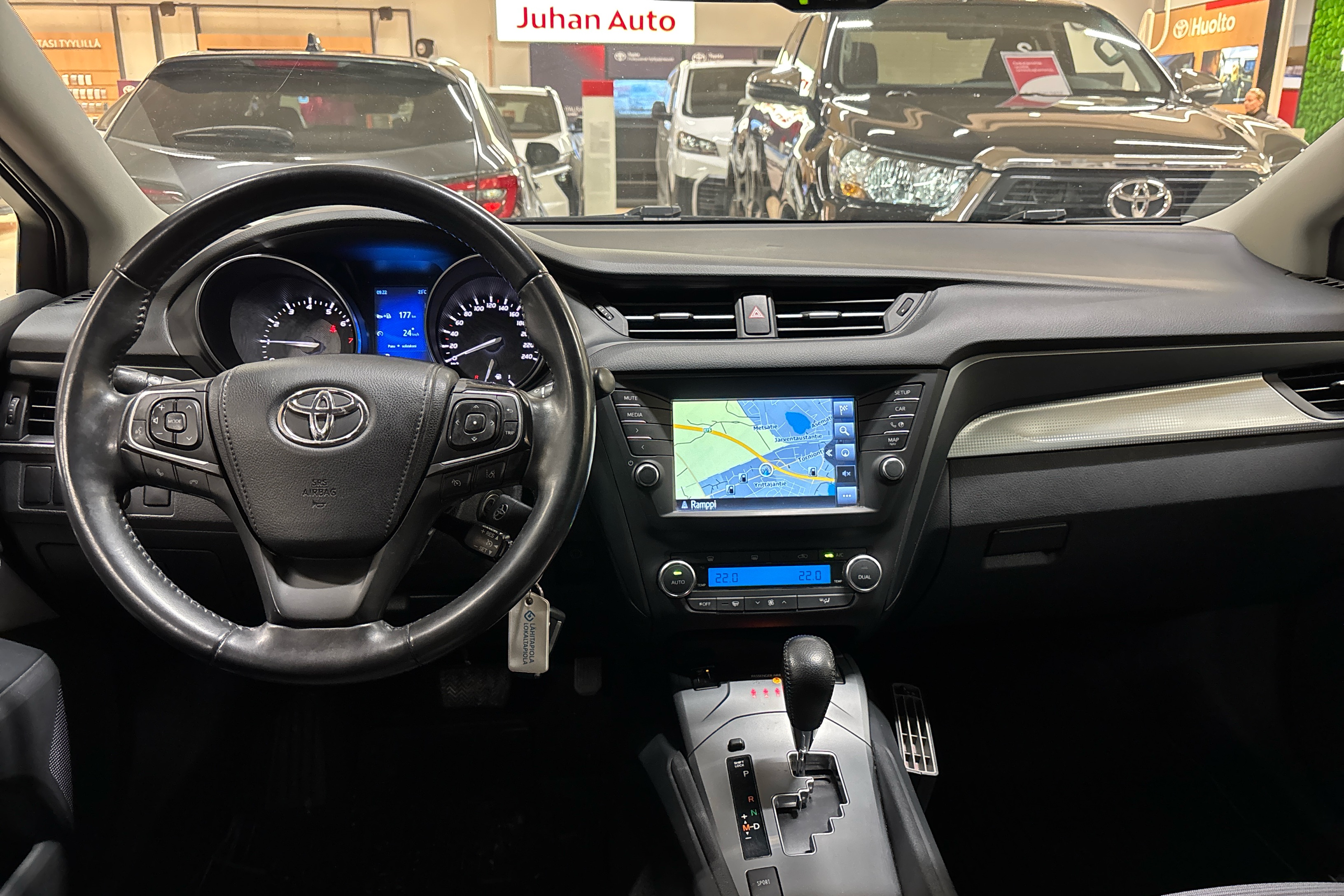 TOYOTA Avensis 2017