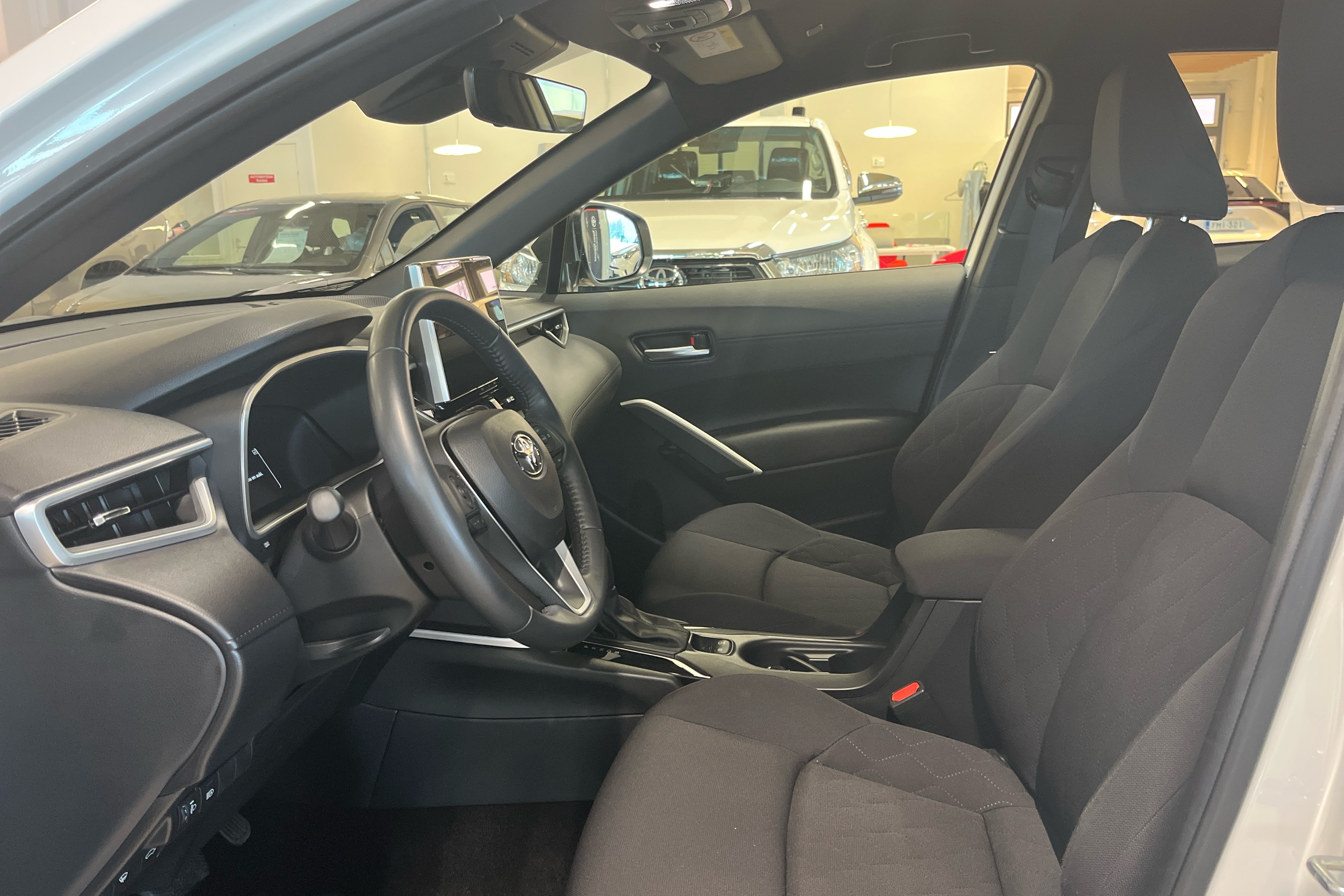 TOYOTA Corolla Cross 2024