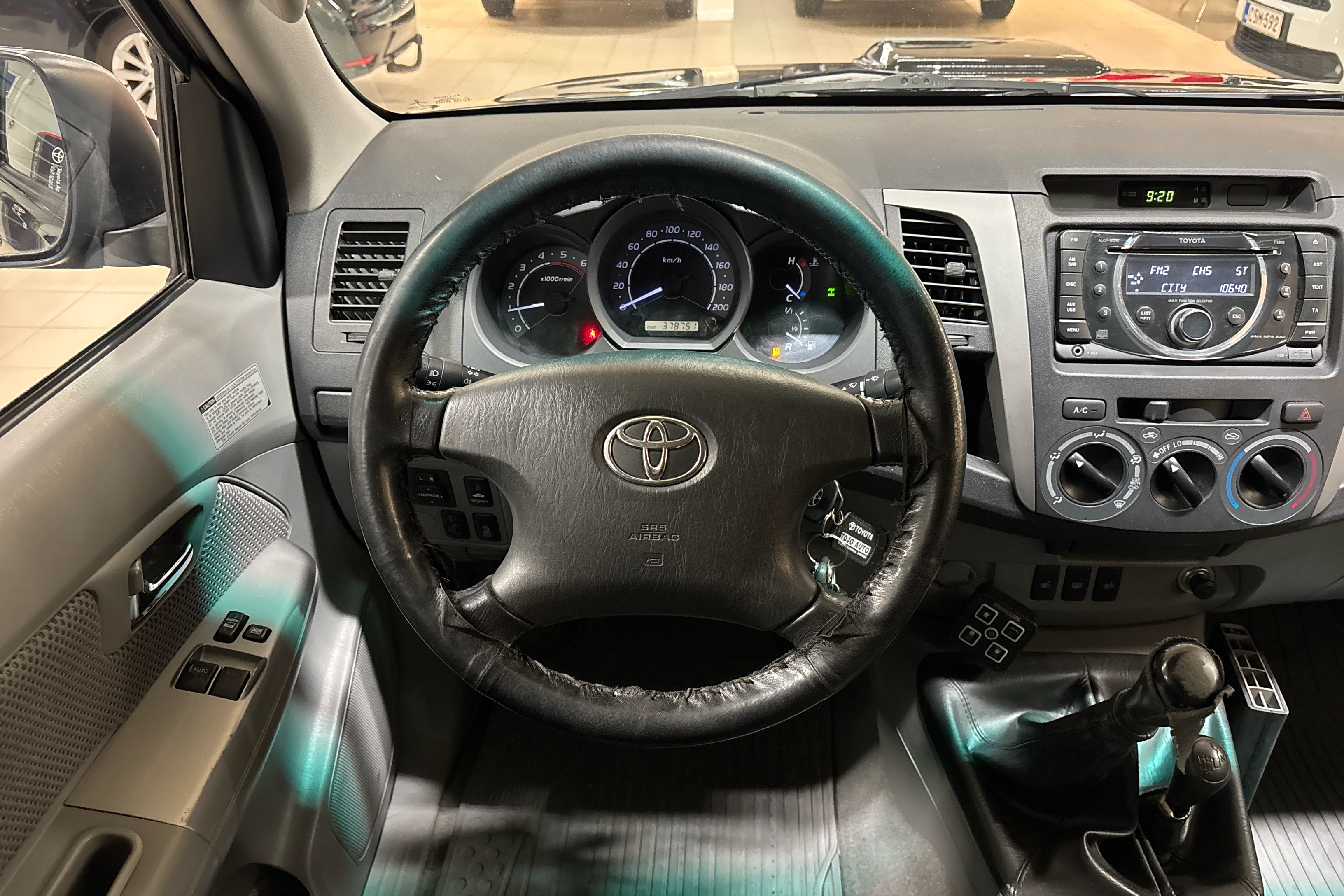 TOYOTA Hilux 2010