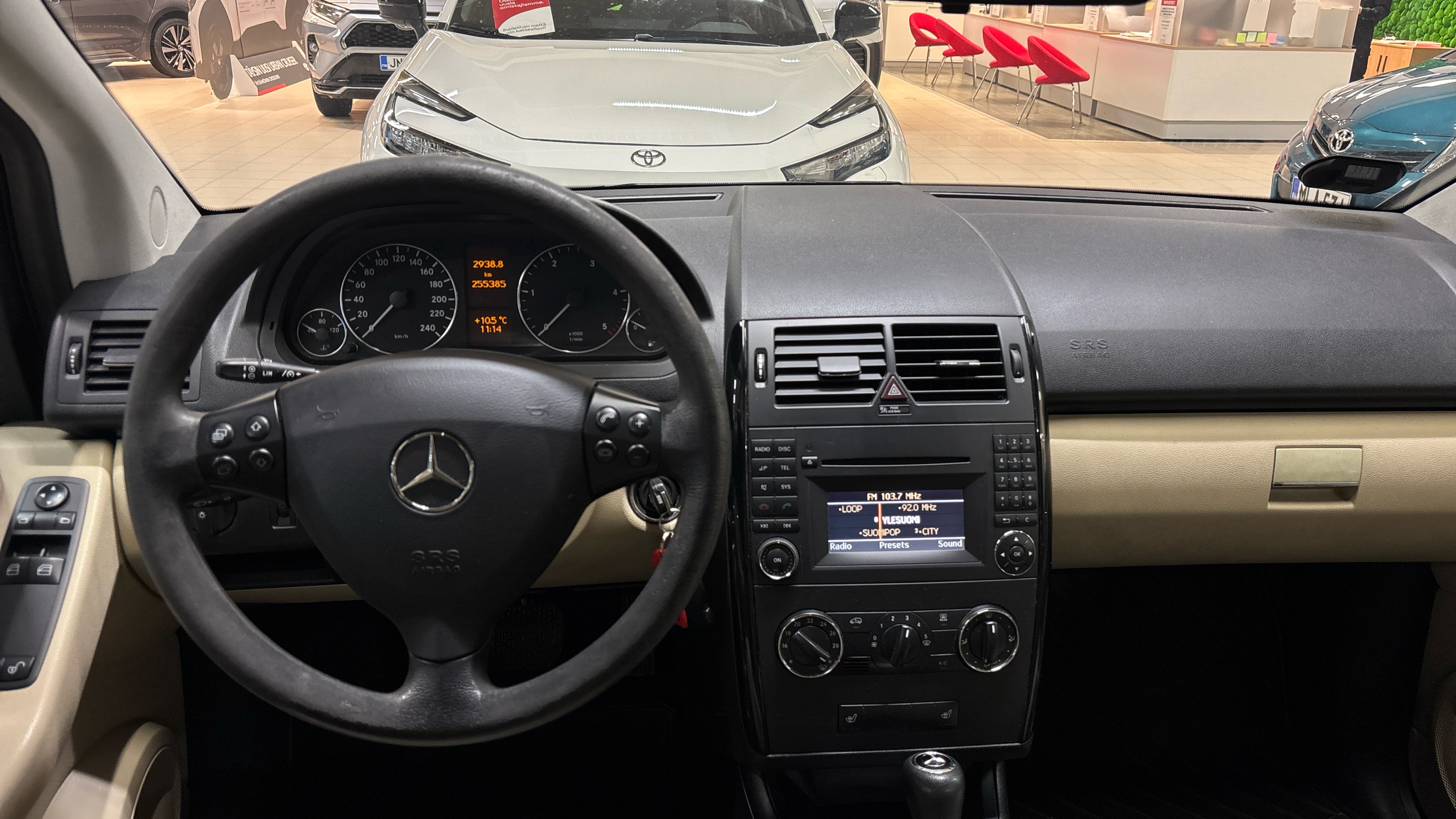 MERCEDES-BENZ A 2011