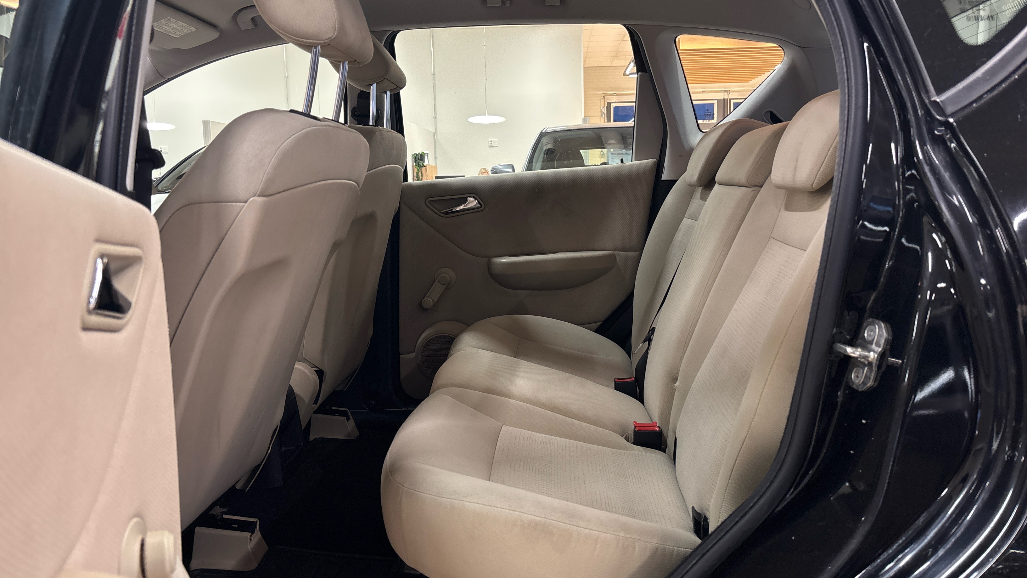 MERCEDES-BENZ A 2011