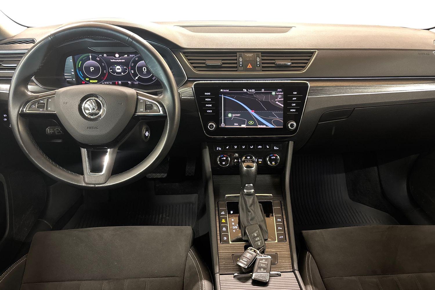 SKODA SUPERB 2020