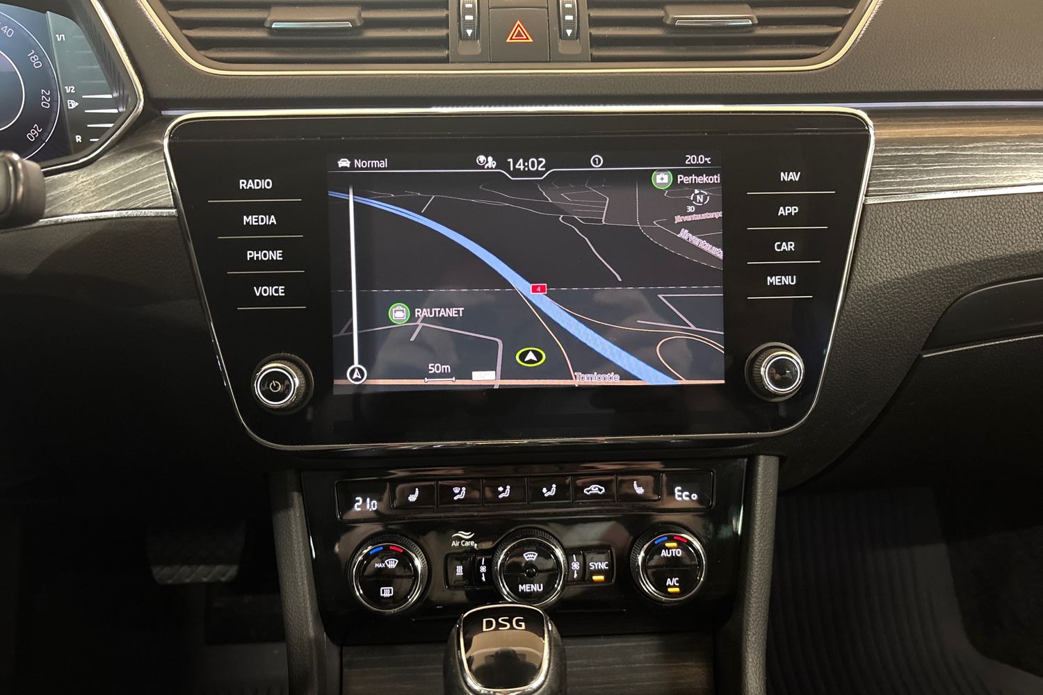 SKODA SUPERB 2020