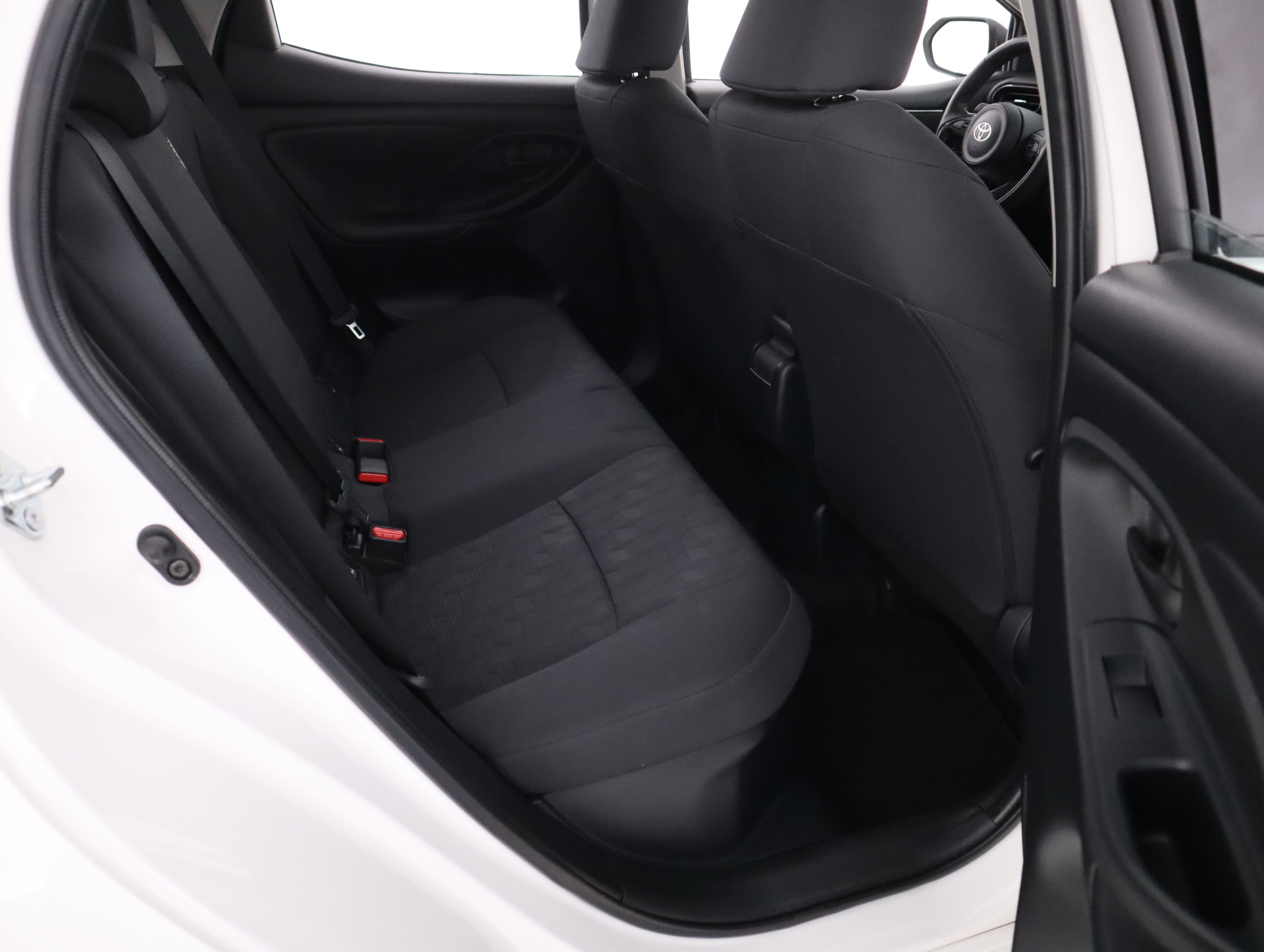 TOYOTA Yaris 2025