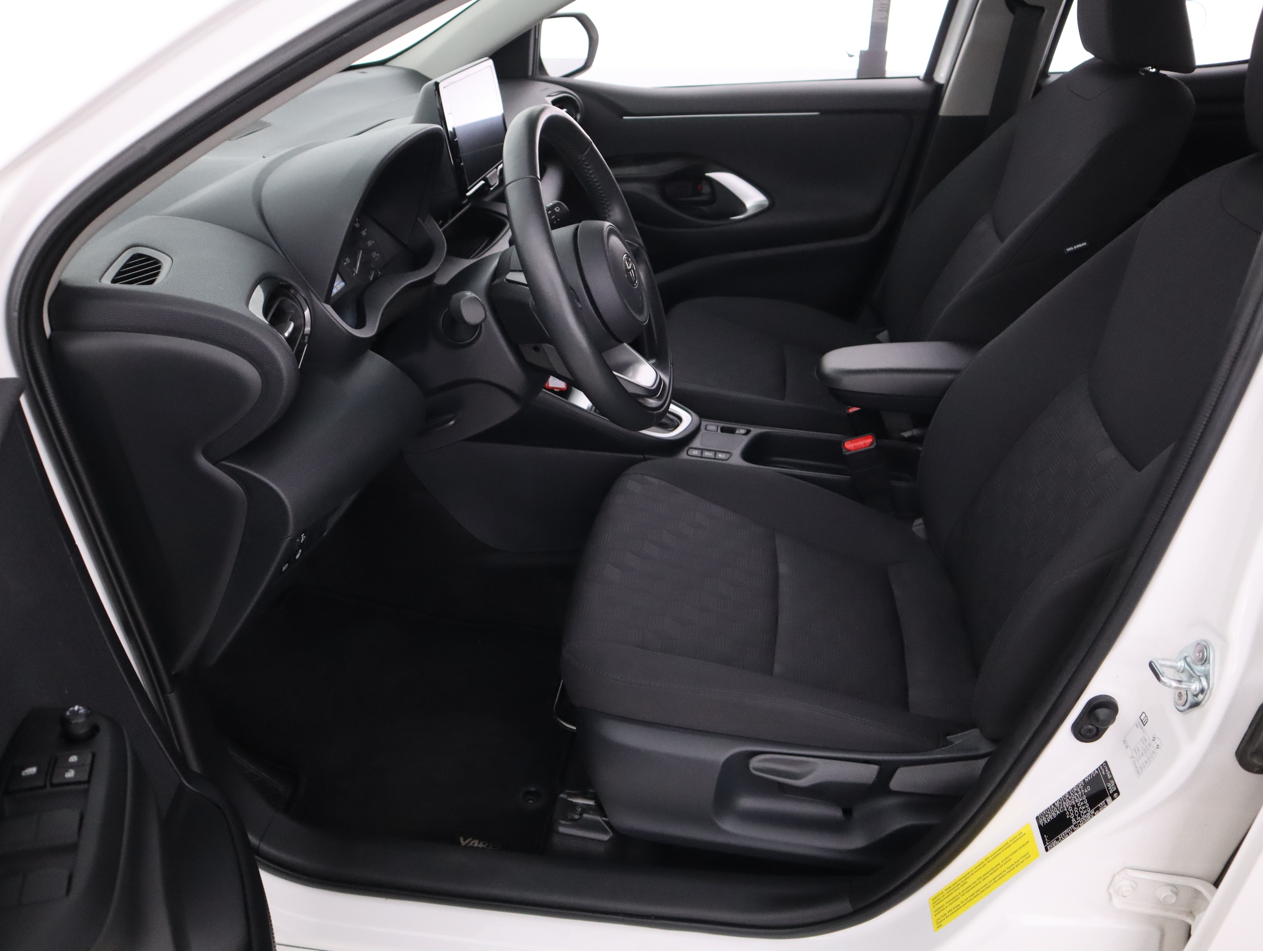 TOYOTA Yaris 2025
