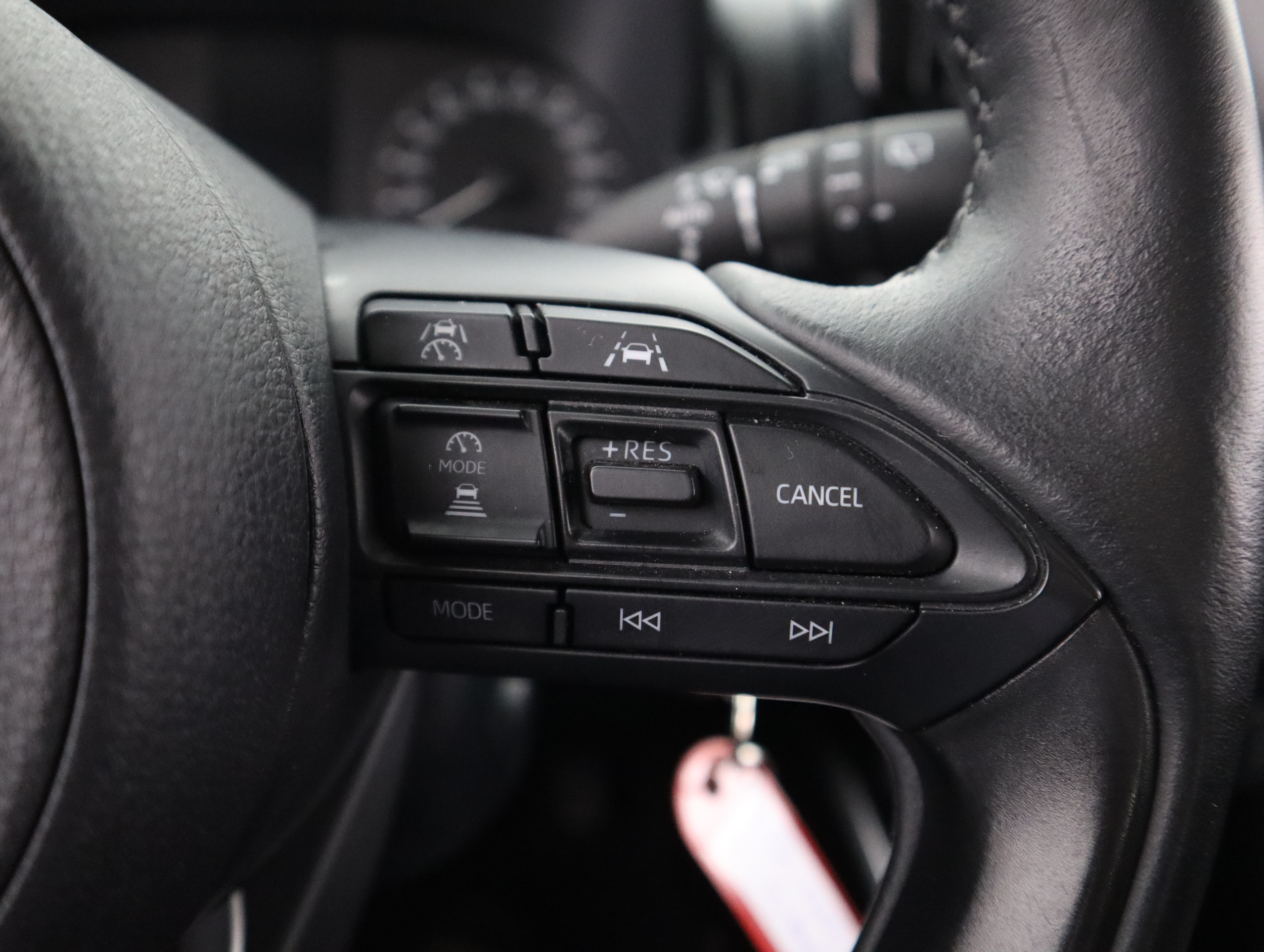 TOYOTA Yaris 2025