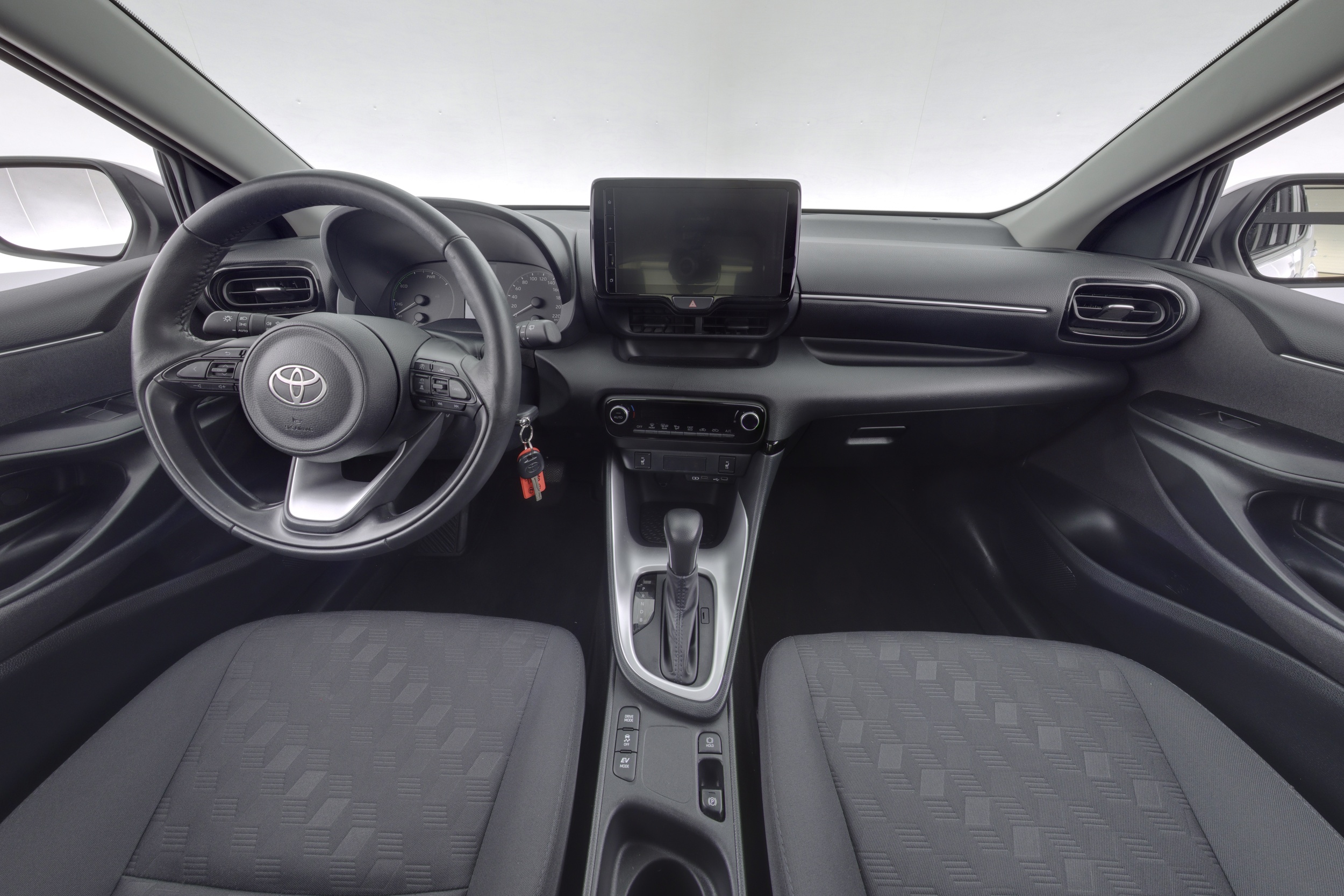 TOYOTA Yaris 2025