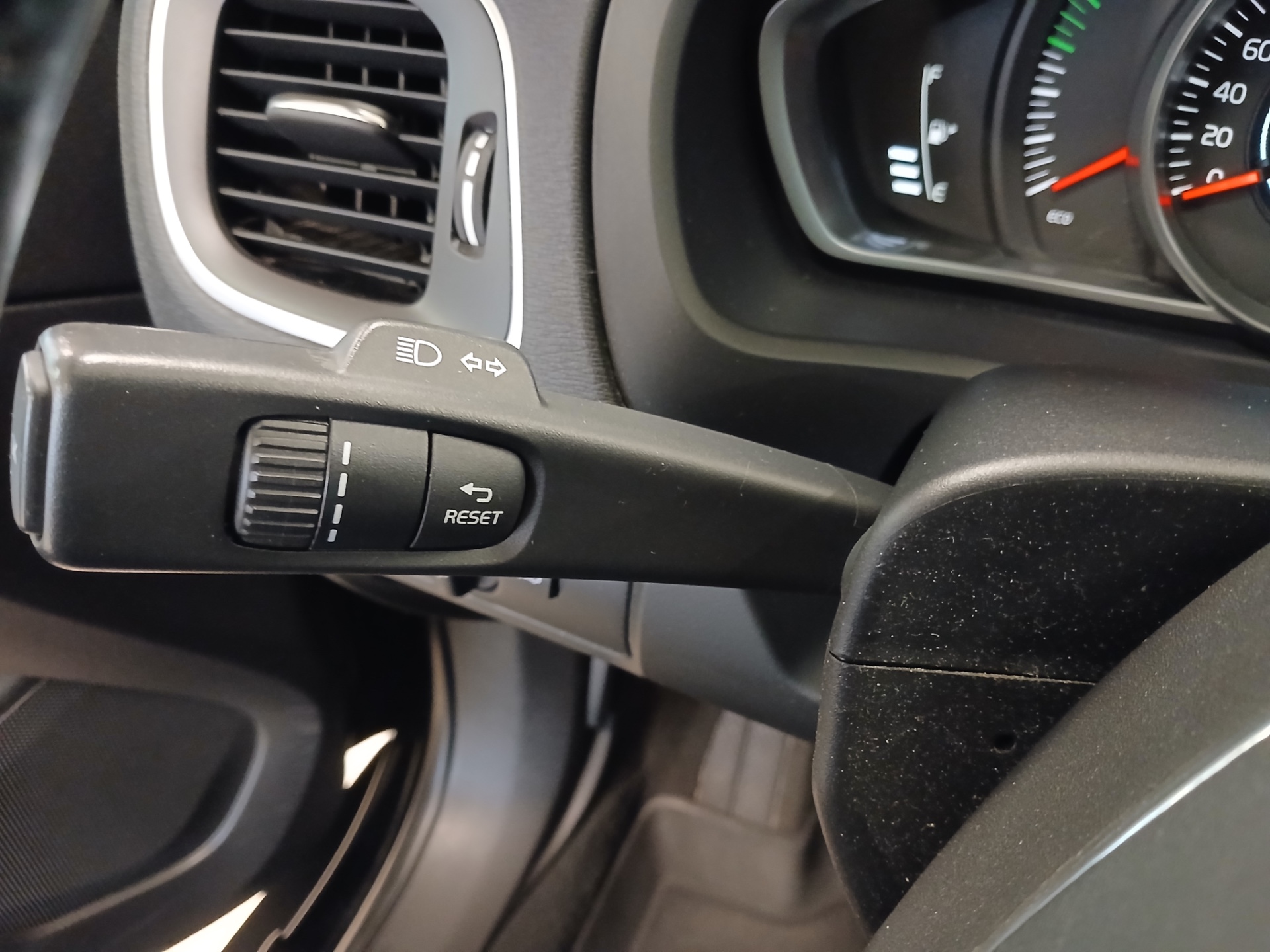 Volvo V40 Cross Country 2014