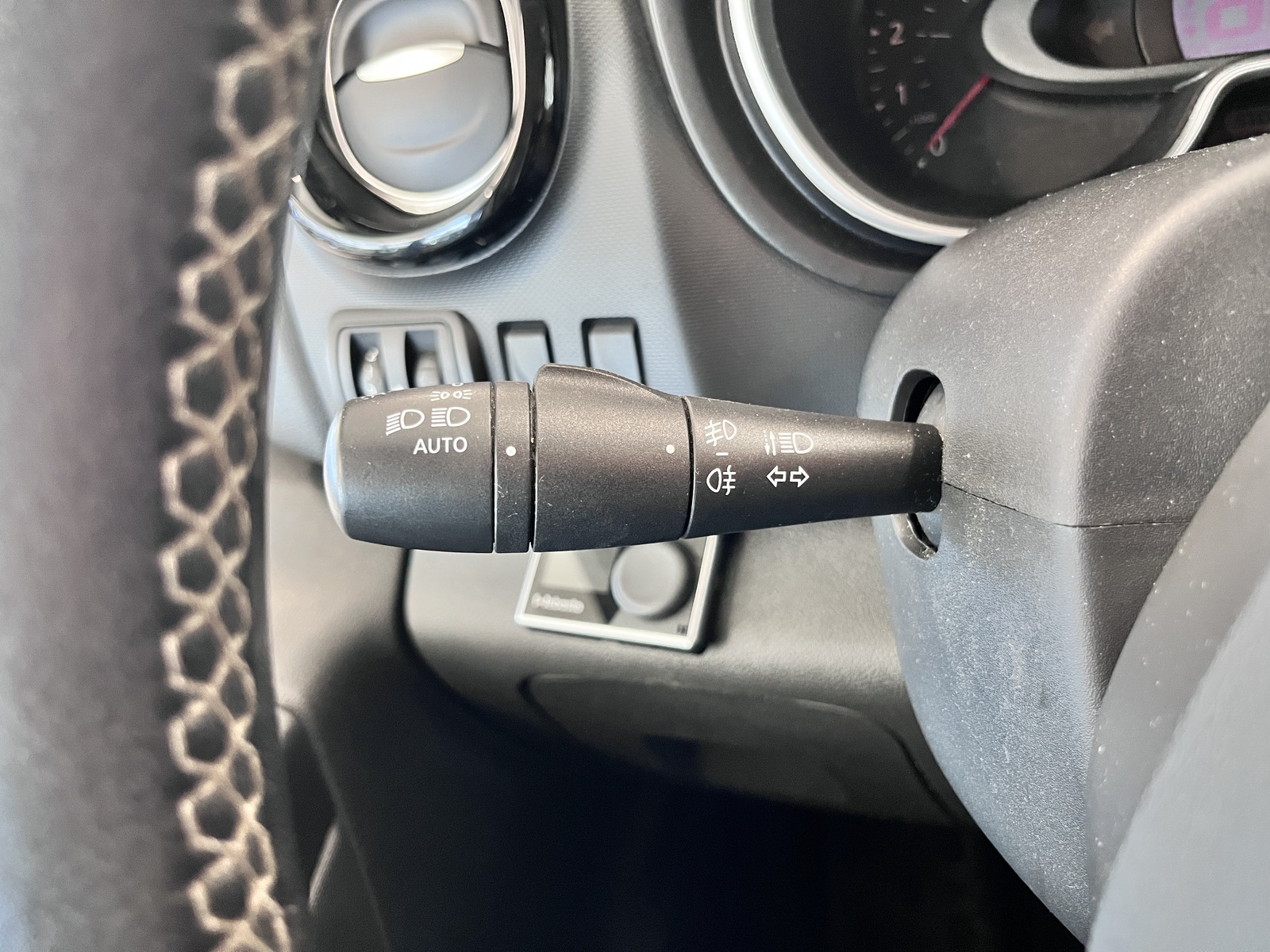 Nissan NV300 2021