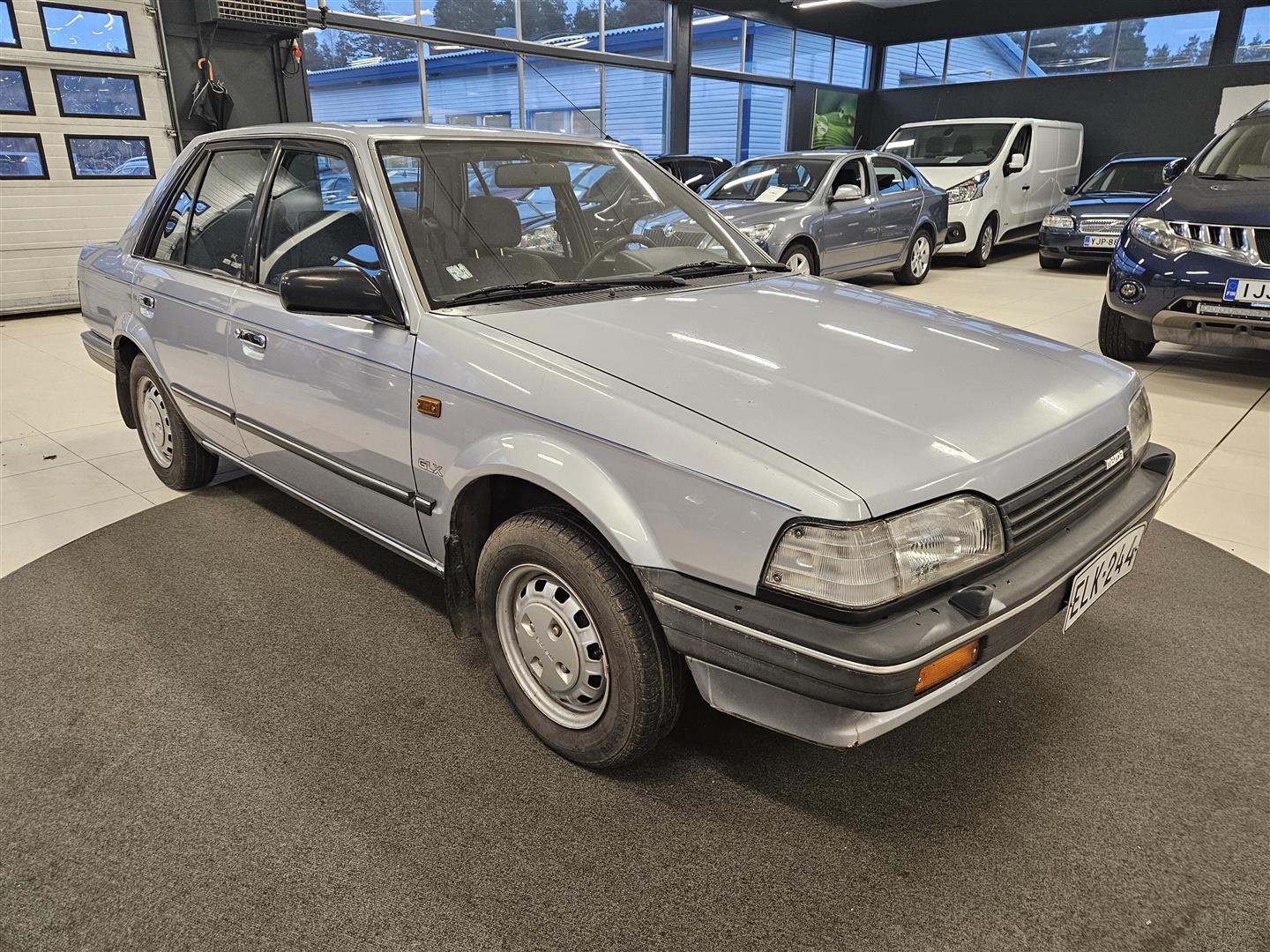 Mazda 323 1989