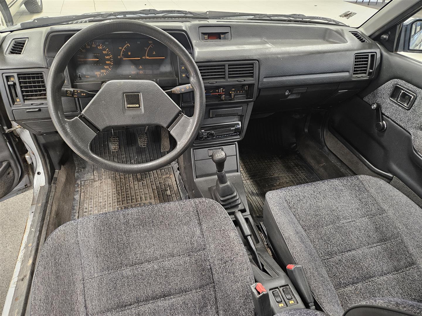 Mazda 323 1989