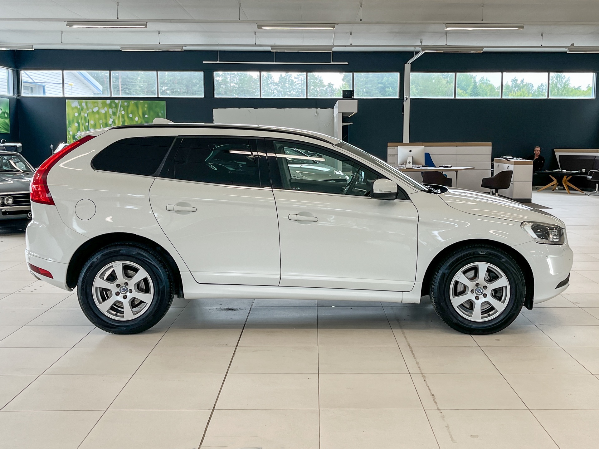 Volvo XC60 D4 AWD Momentum aut. 2014, photo 3/37