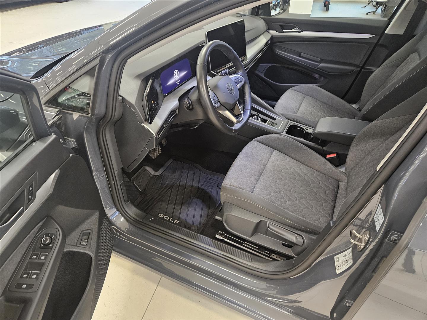 Volkswagen Golf 2024