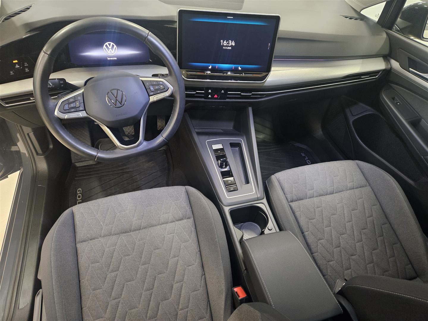 Volkswagen Golf 2024