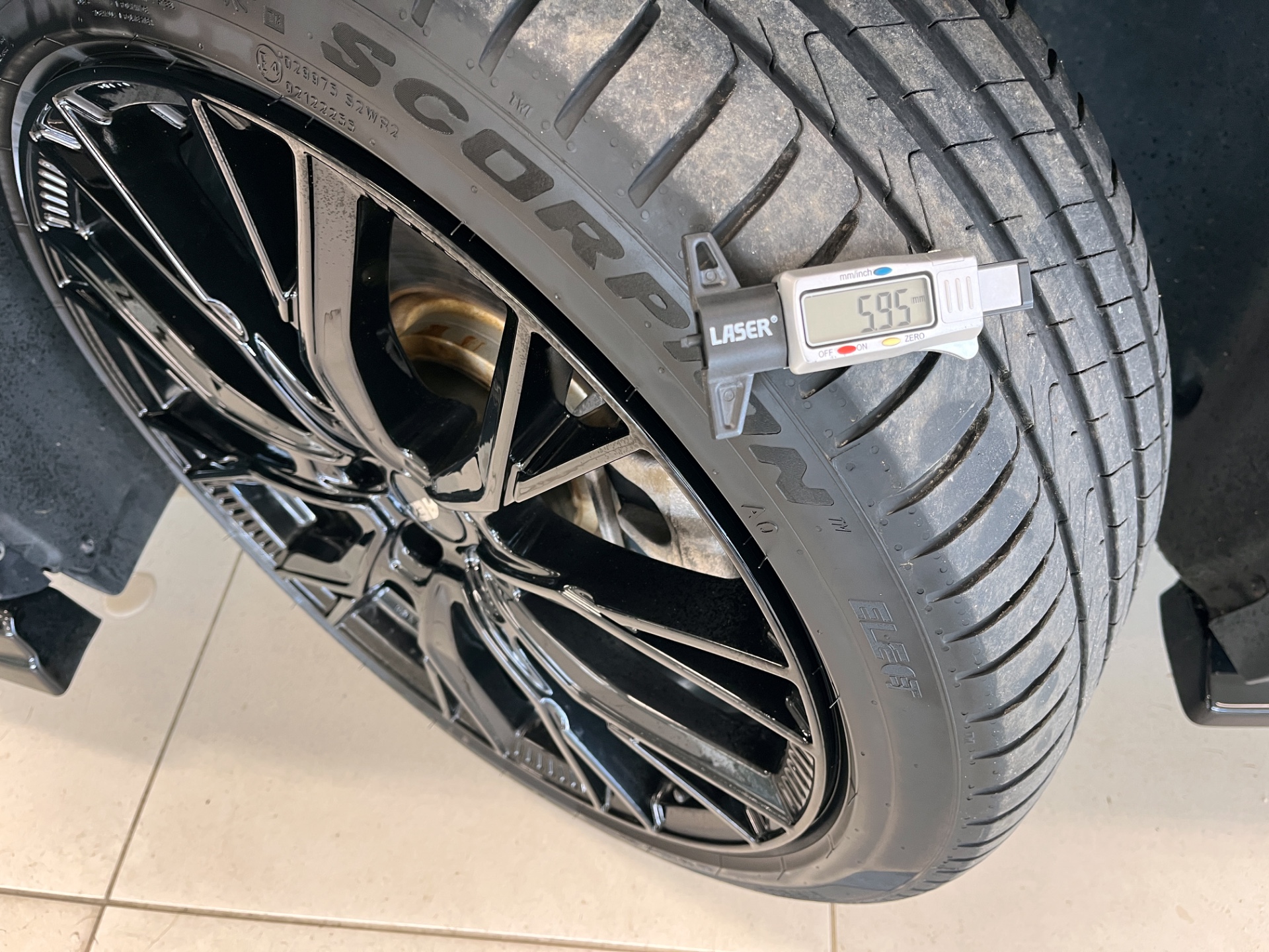 Audi Q4 e-tron 2025