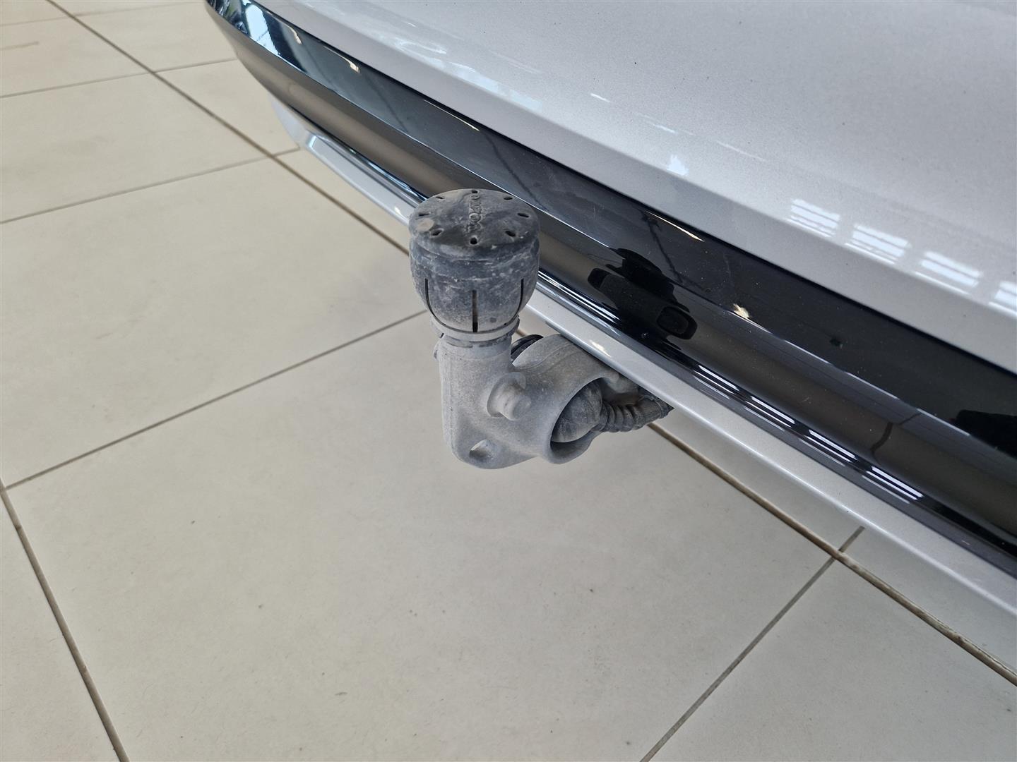 Volvo V60 2025