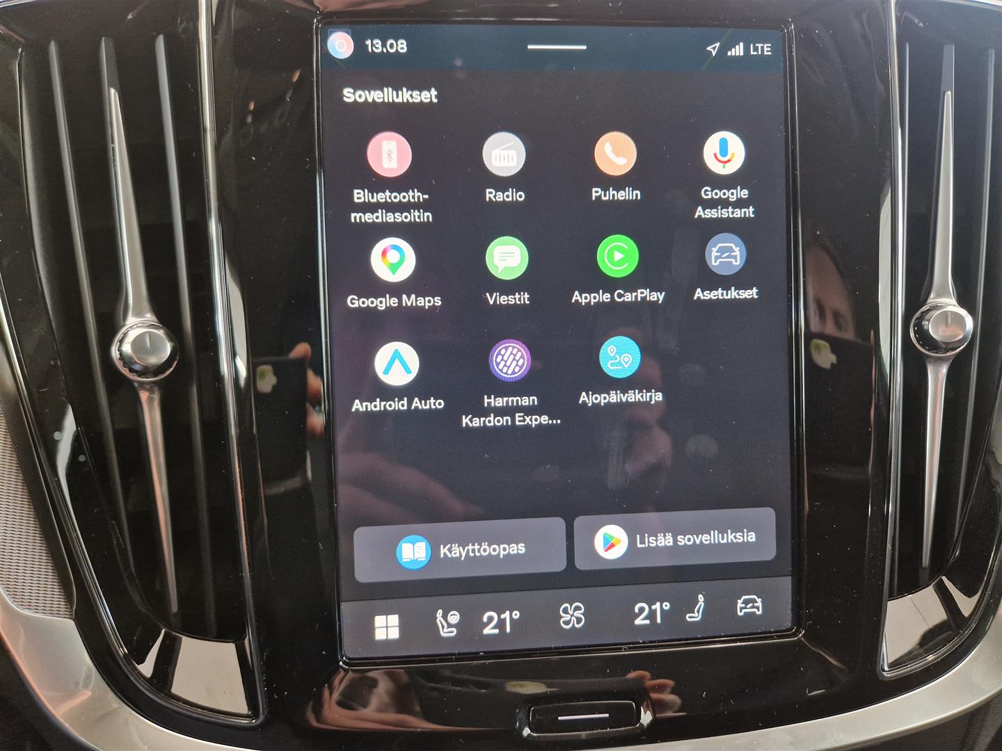 Volvo V60 2025