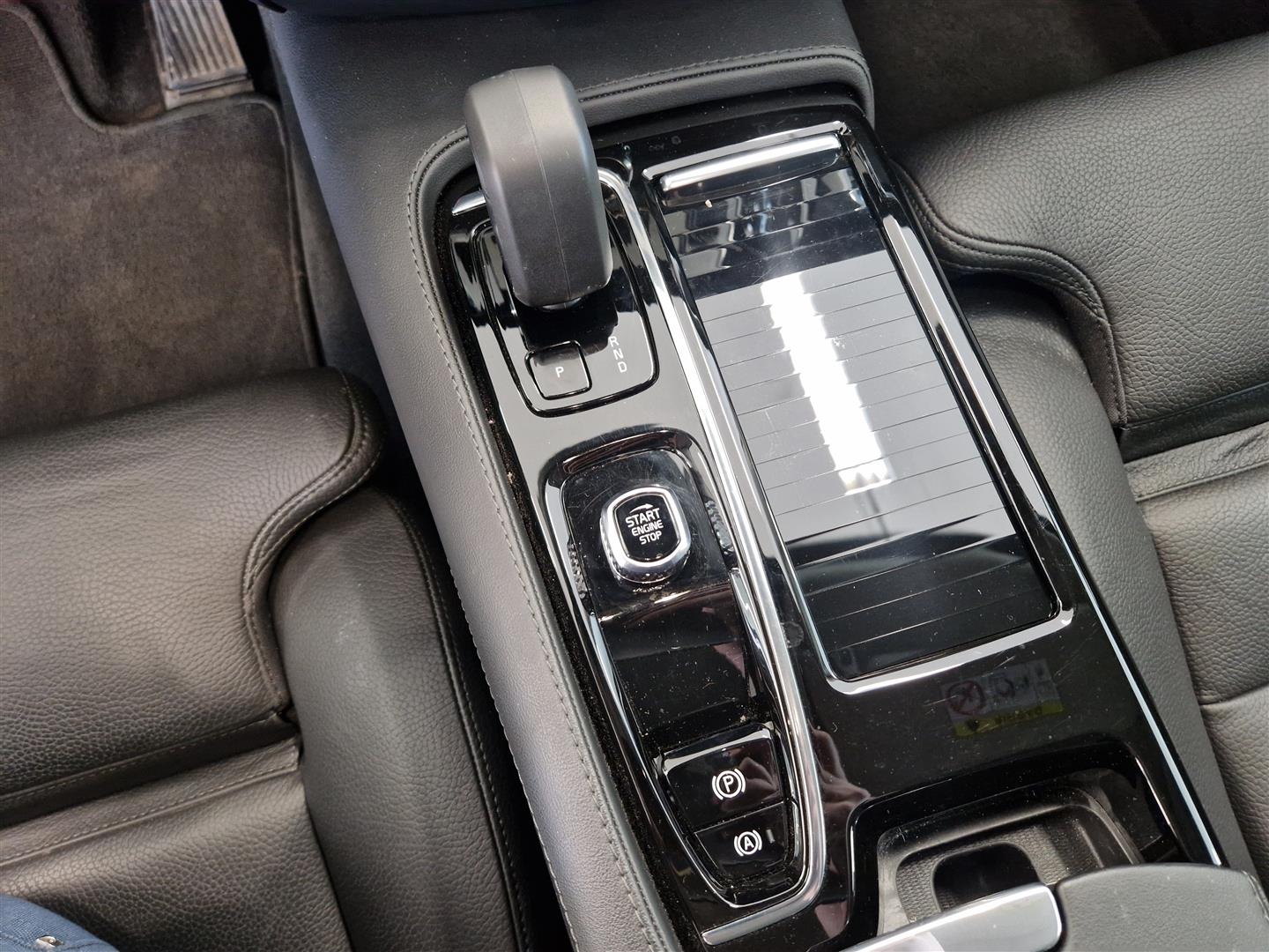 Volvo V60 2025