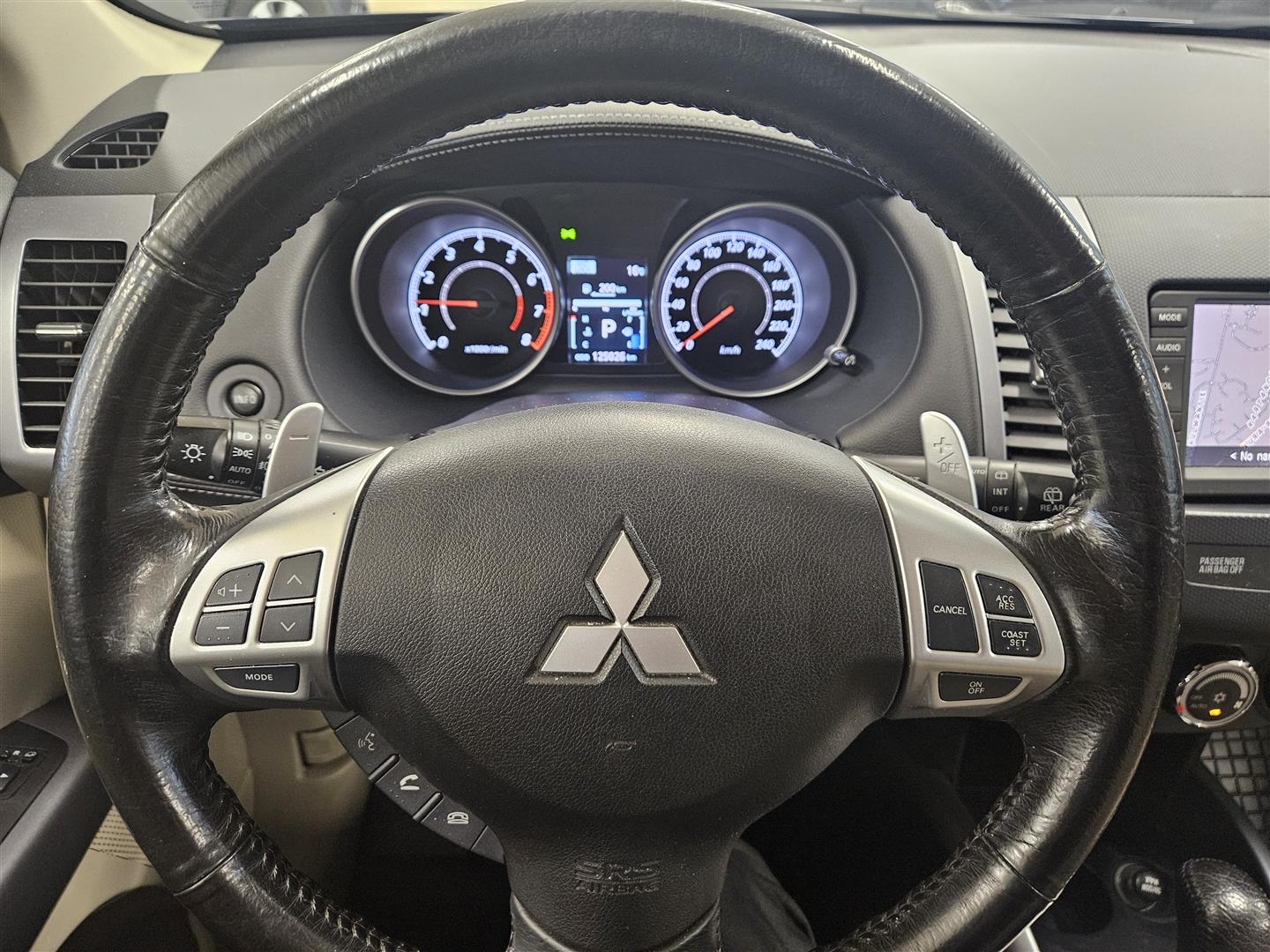 Mitsubishi Outlander 2012