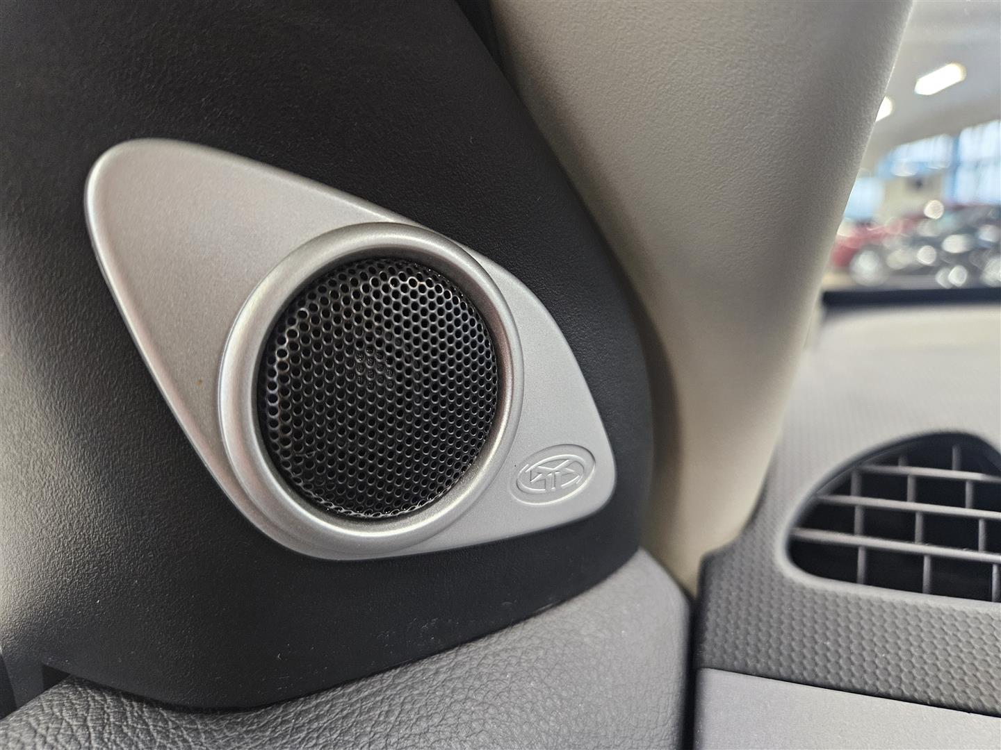 Mitsubishi Outlander 2012