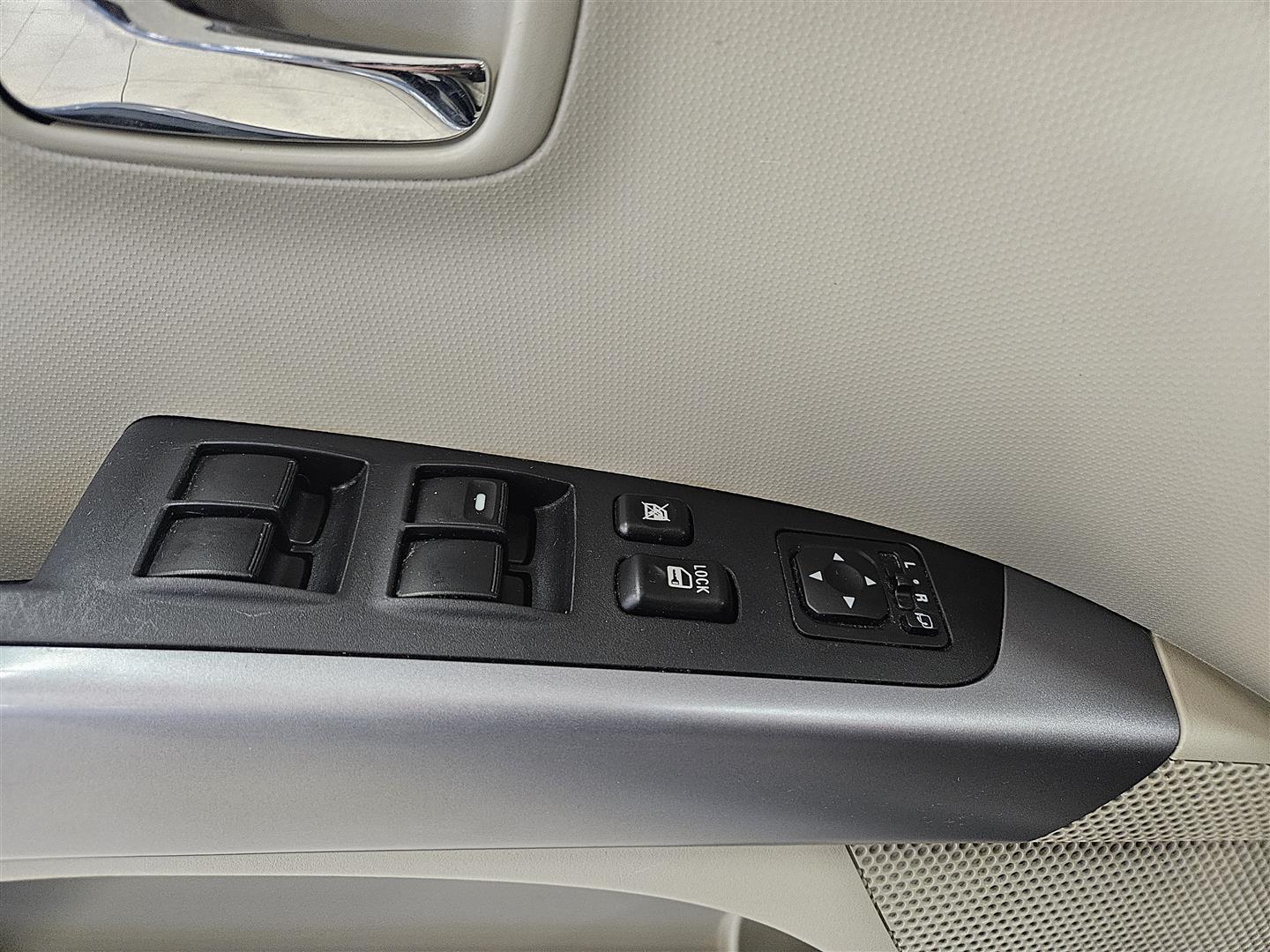 Mitsubishi Outlander 2012