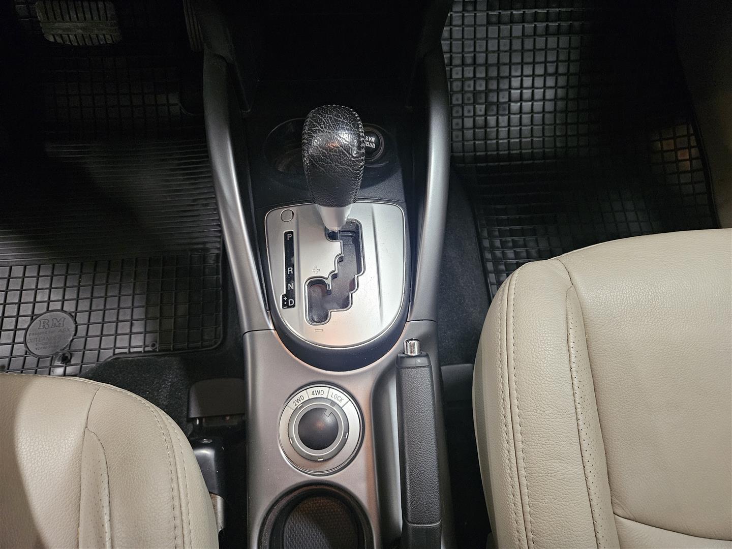 Mitsubishi Outlander 2012