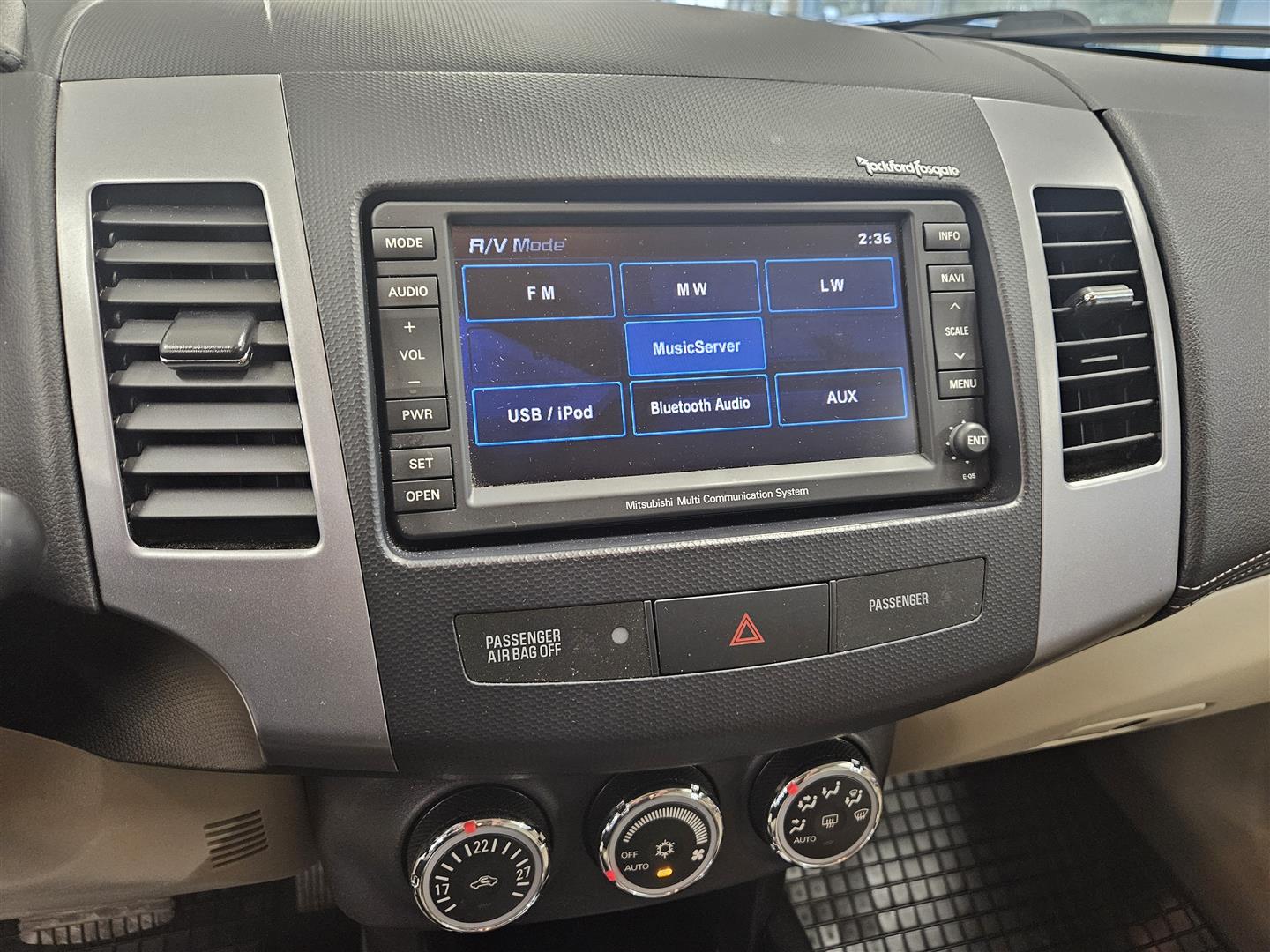 Mitsubishi Outlander 2012