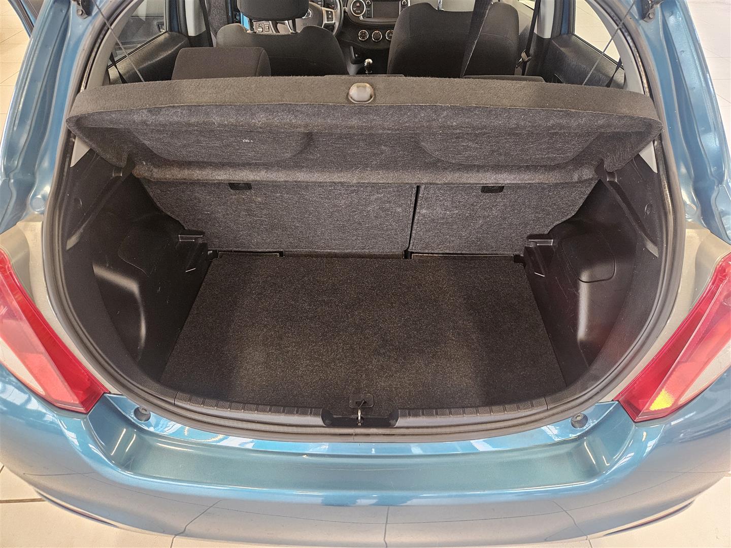 Toyota Yaris 2012