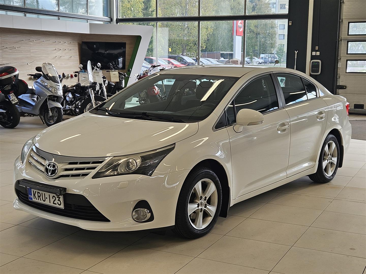 Toyota Avensis 2013
