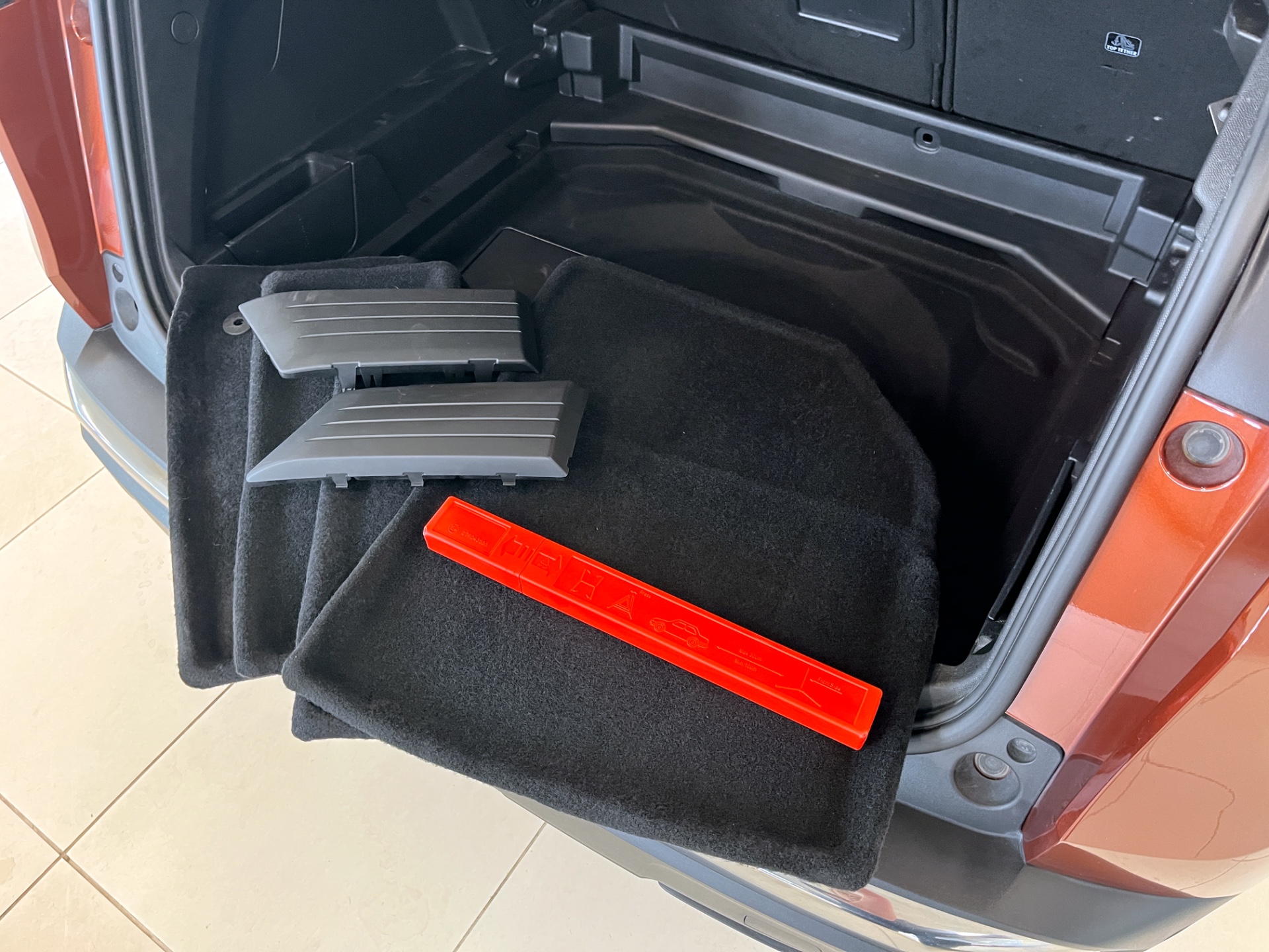 Peugeot 3008 2019, kuva 7/40