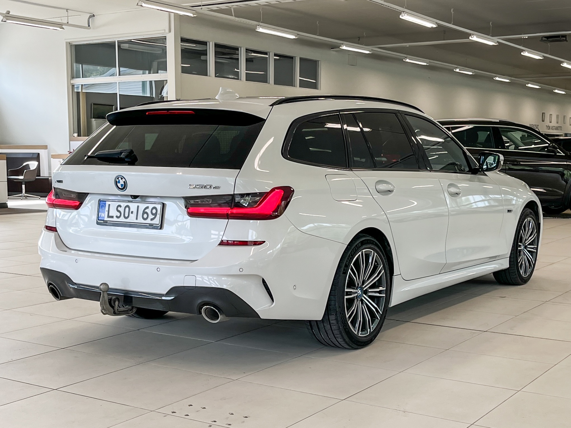 BMW 330 2021