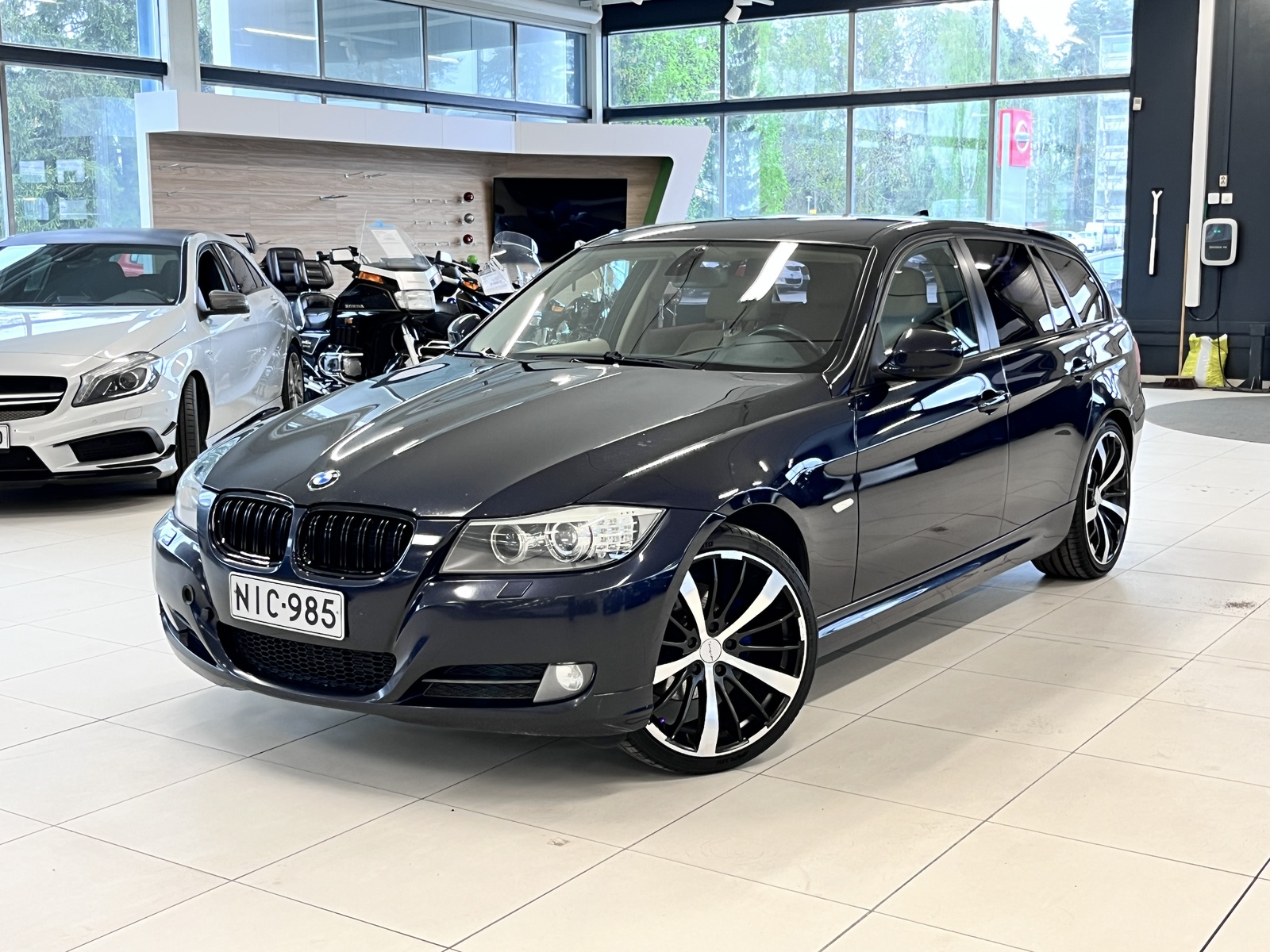 BMW 318 2009
