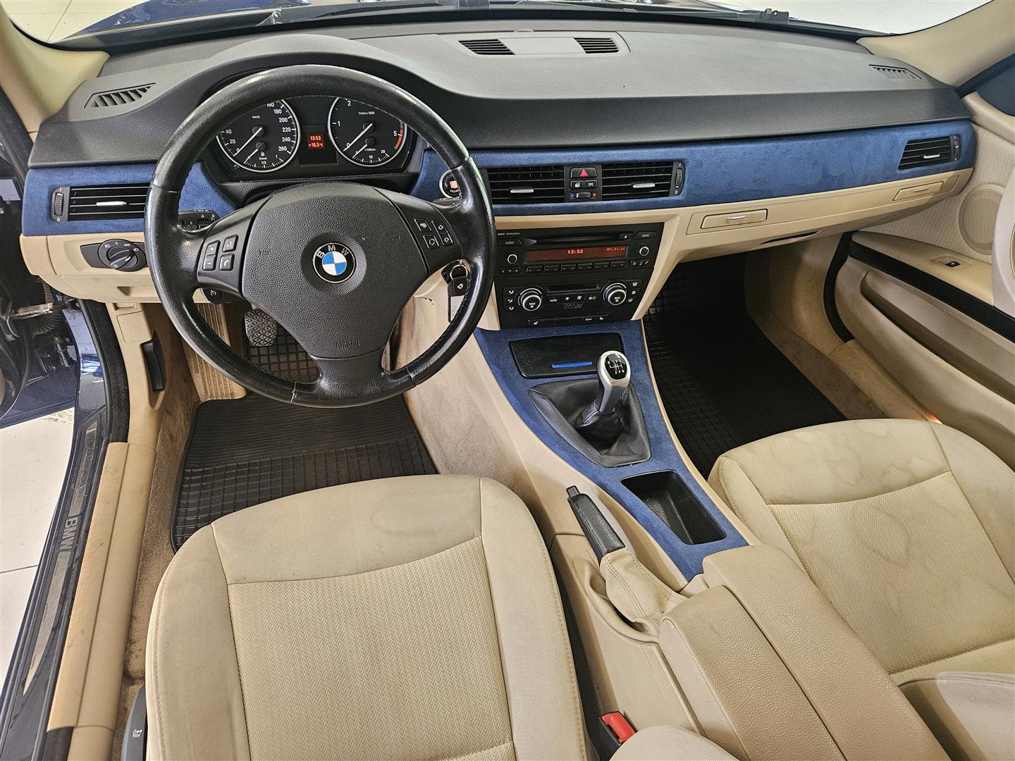 BMW 318 2009