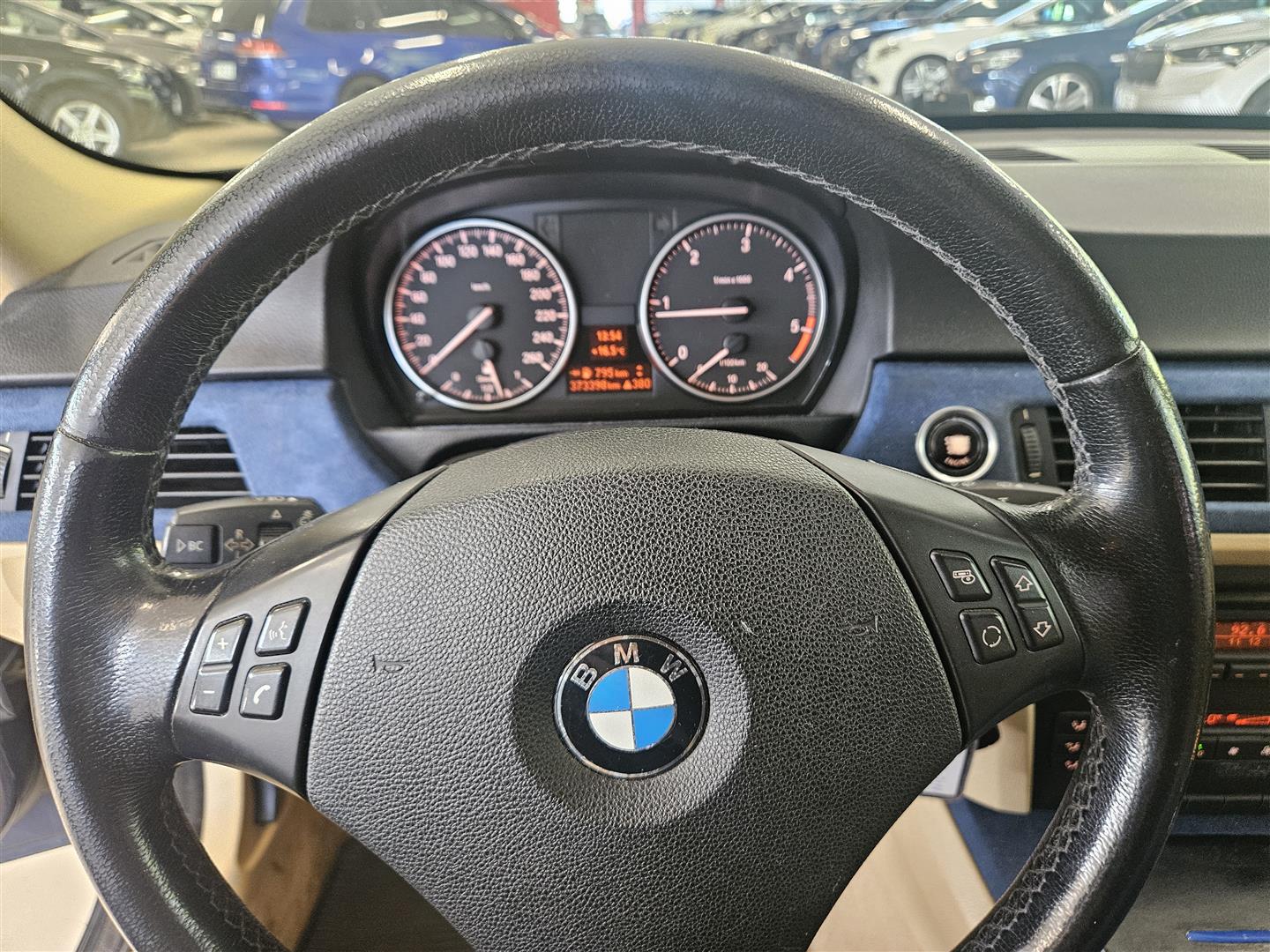 BMW 318 2009