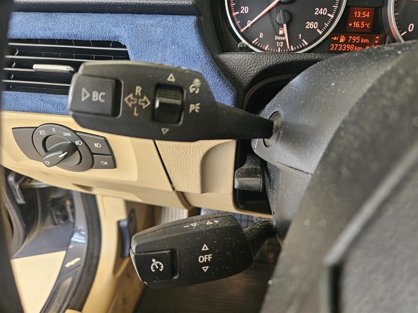 BMW 318 2009