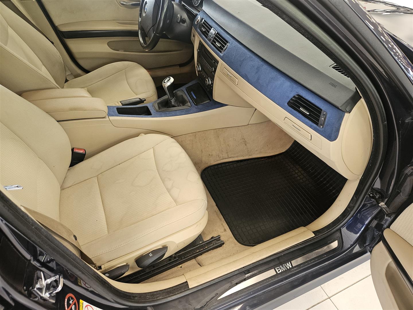 BMW 318 2009