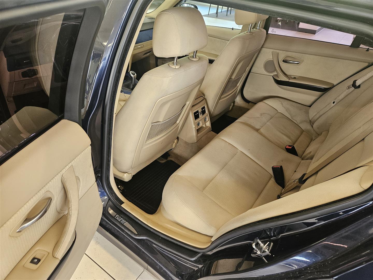 BMW 318 2009