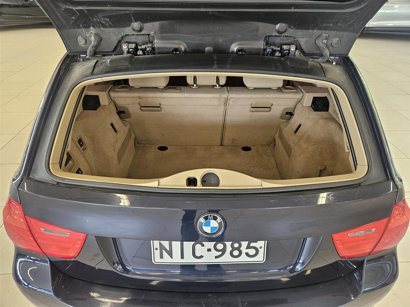 BMW 318 2009