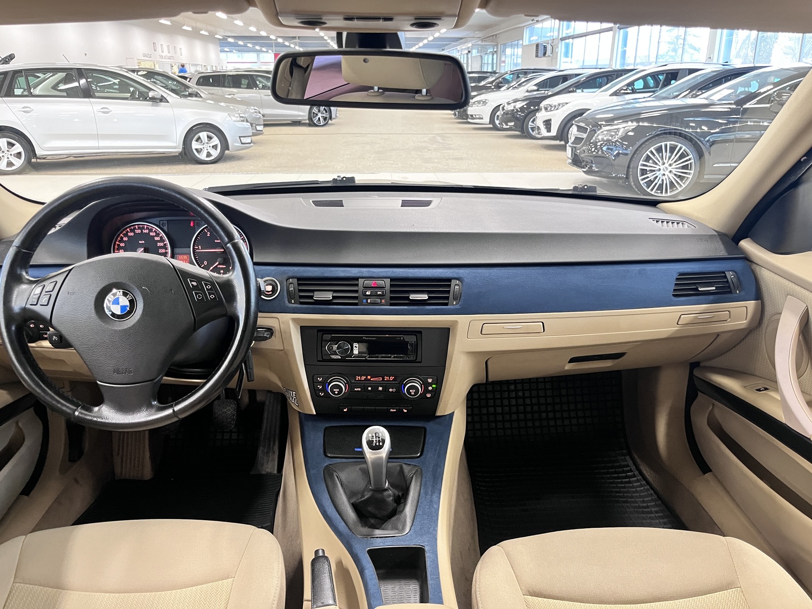 BMW 318 2009