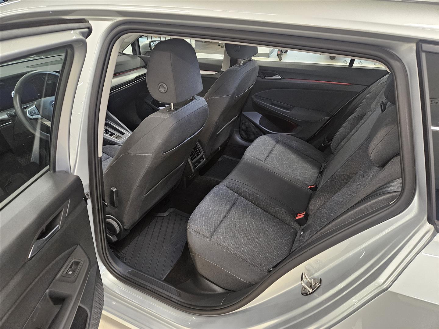 Volkswagen Golf 2021