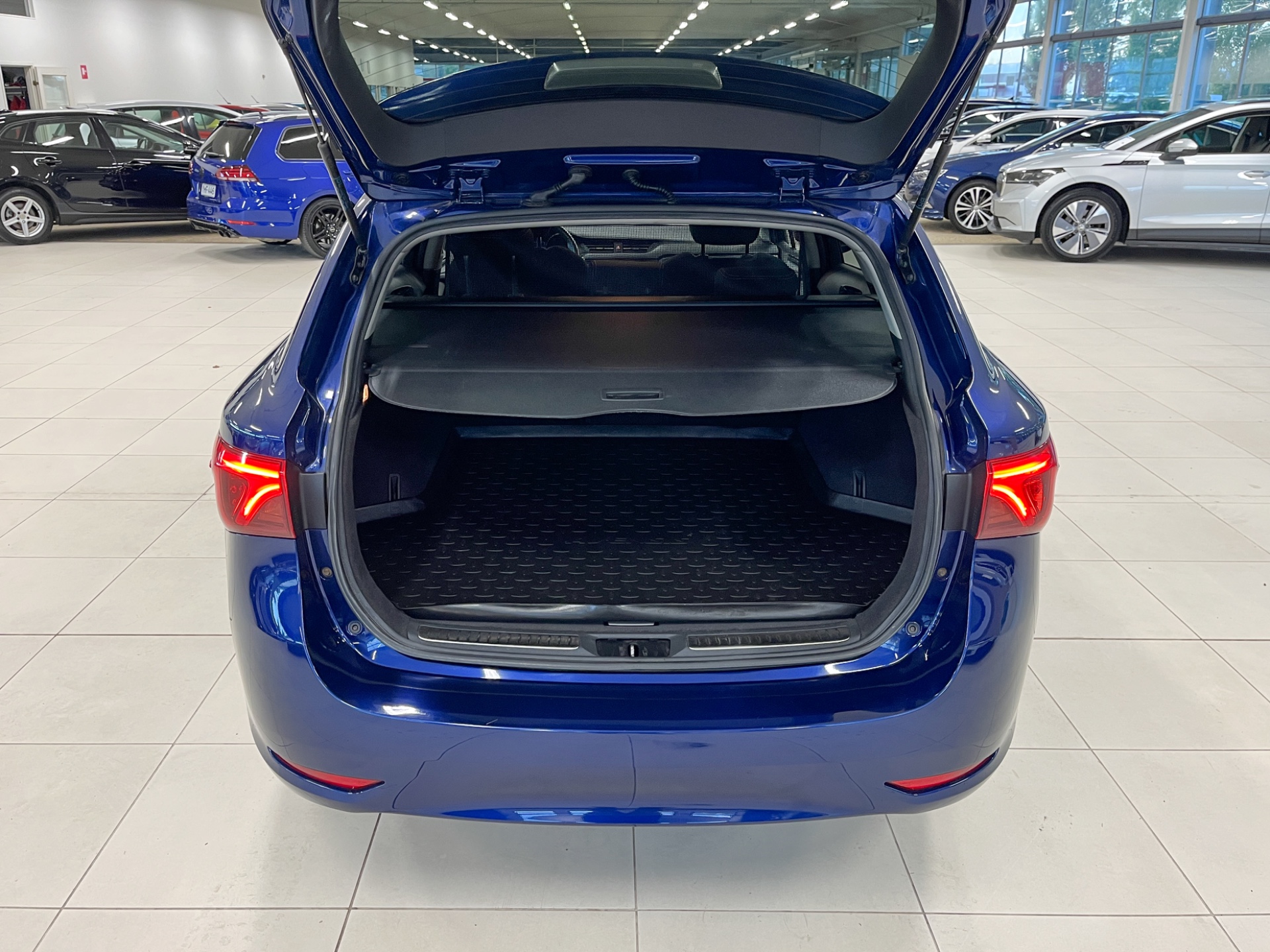 Toyota Avensis 2017, kuva 6/40