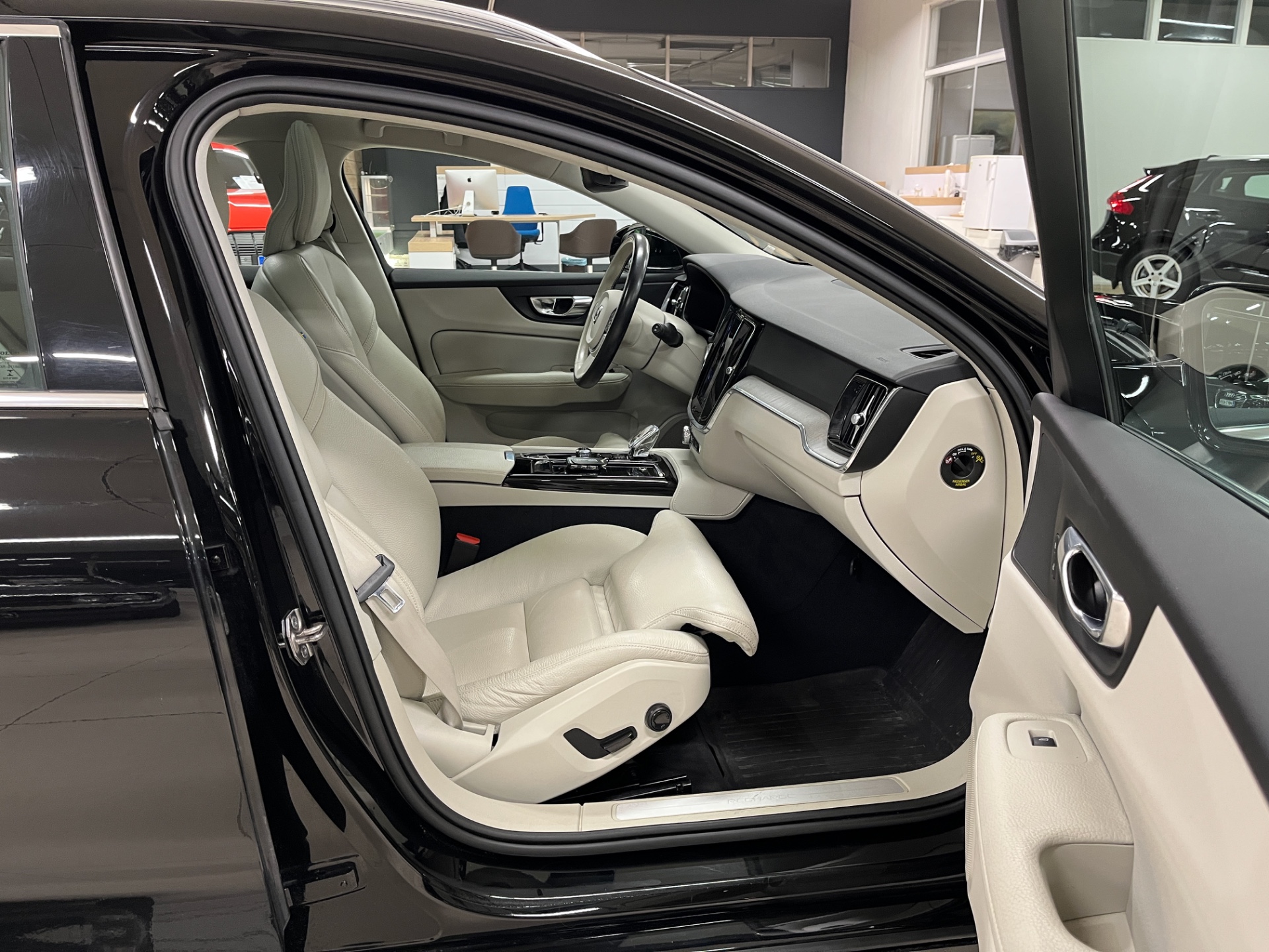 Volvo V60 2022