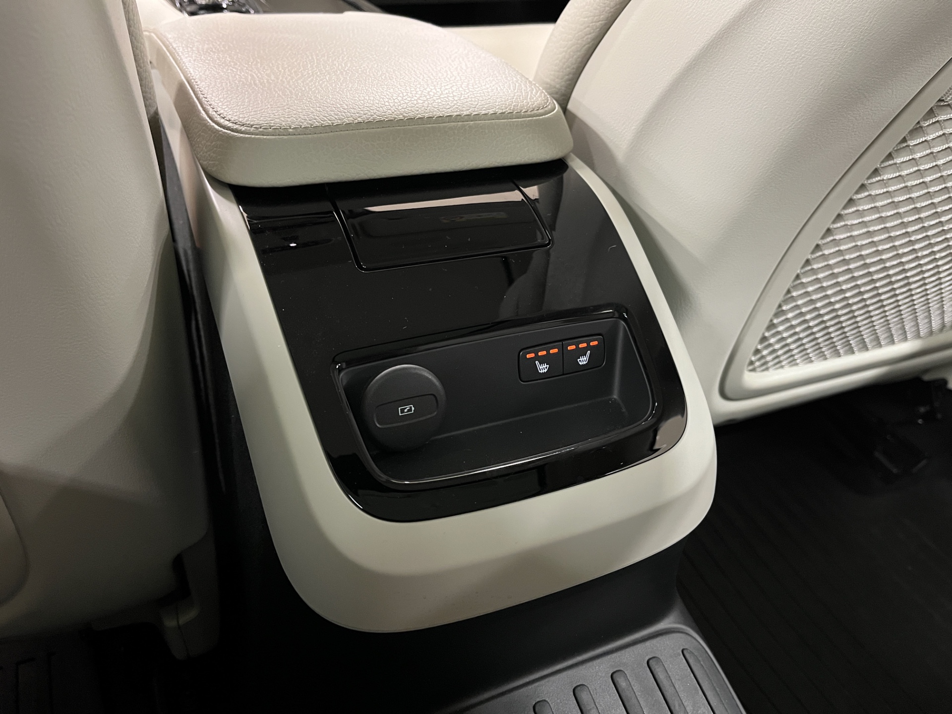 Volvo V60 2022