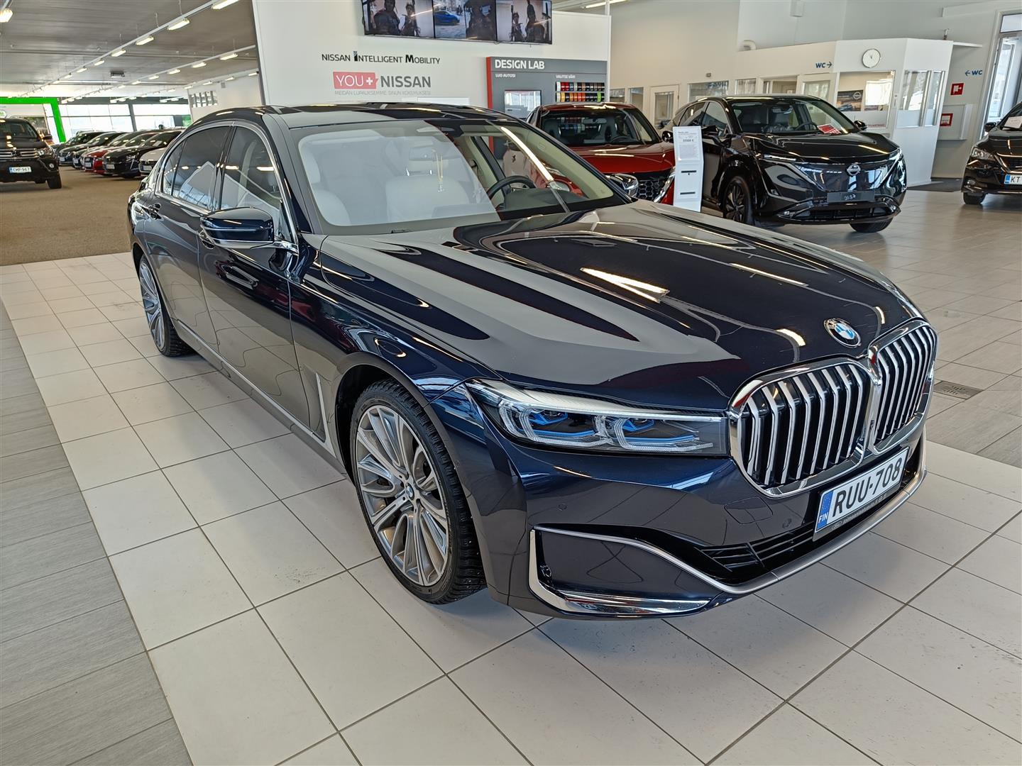 BMW 745 2019